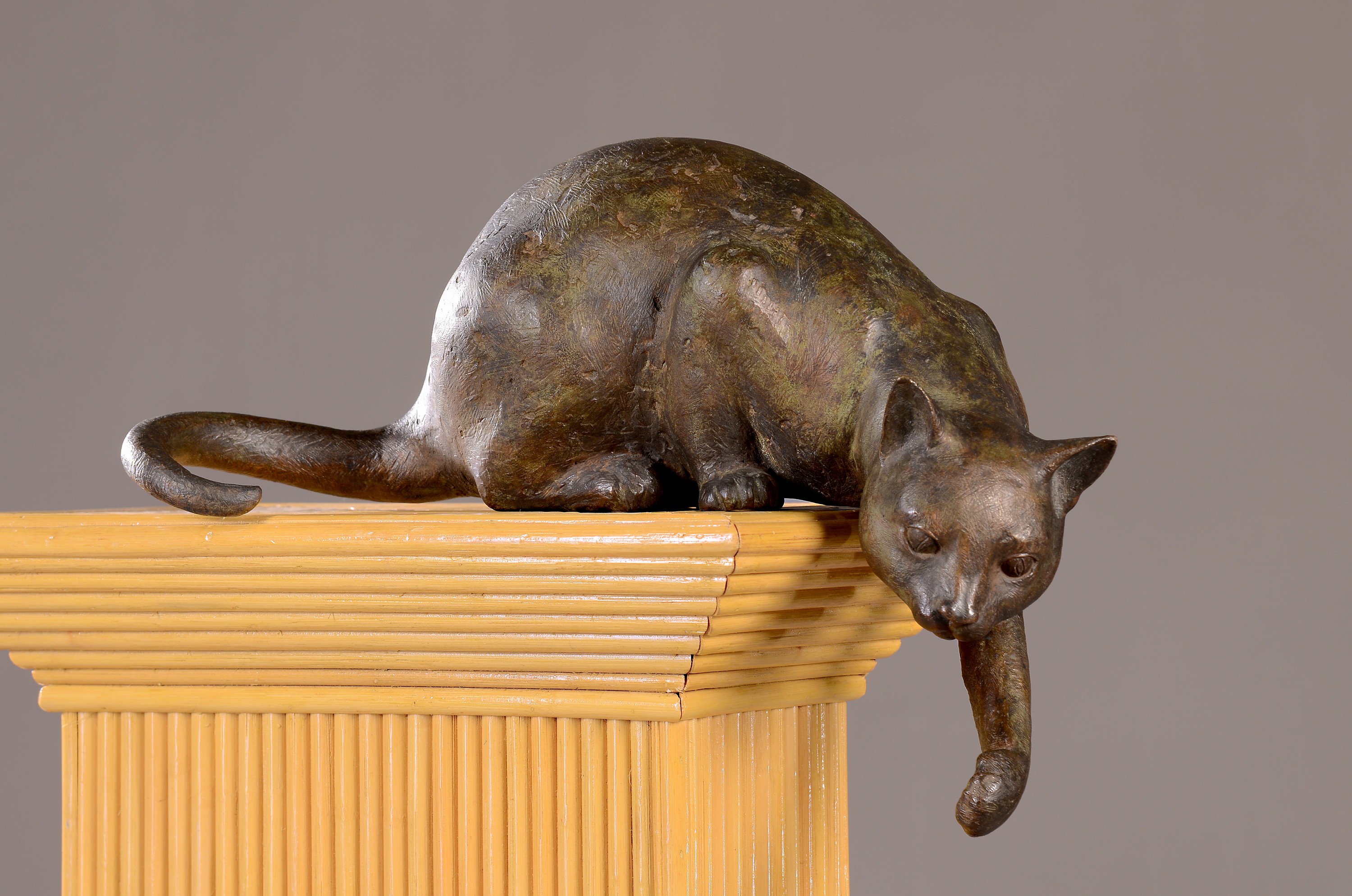 Jürgen Ebert, geb. 1964, Studium AK München bei Prof. Koch, ansässig Bad Griesbach, hier: große Katze, Bronzeskulptur im ...