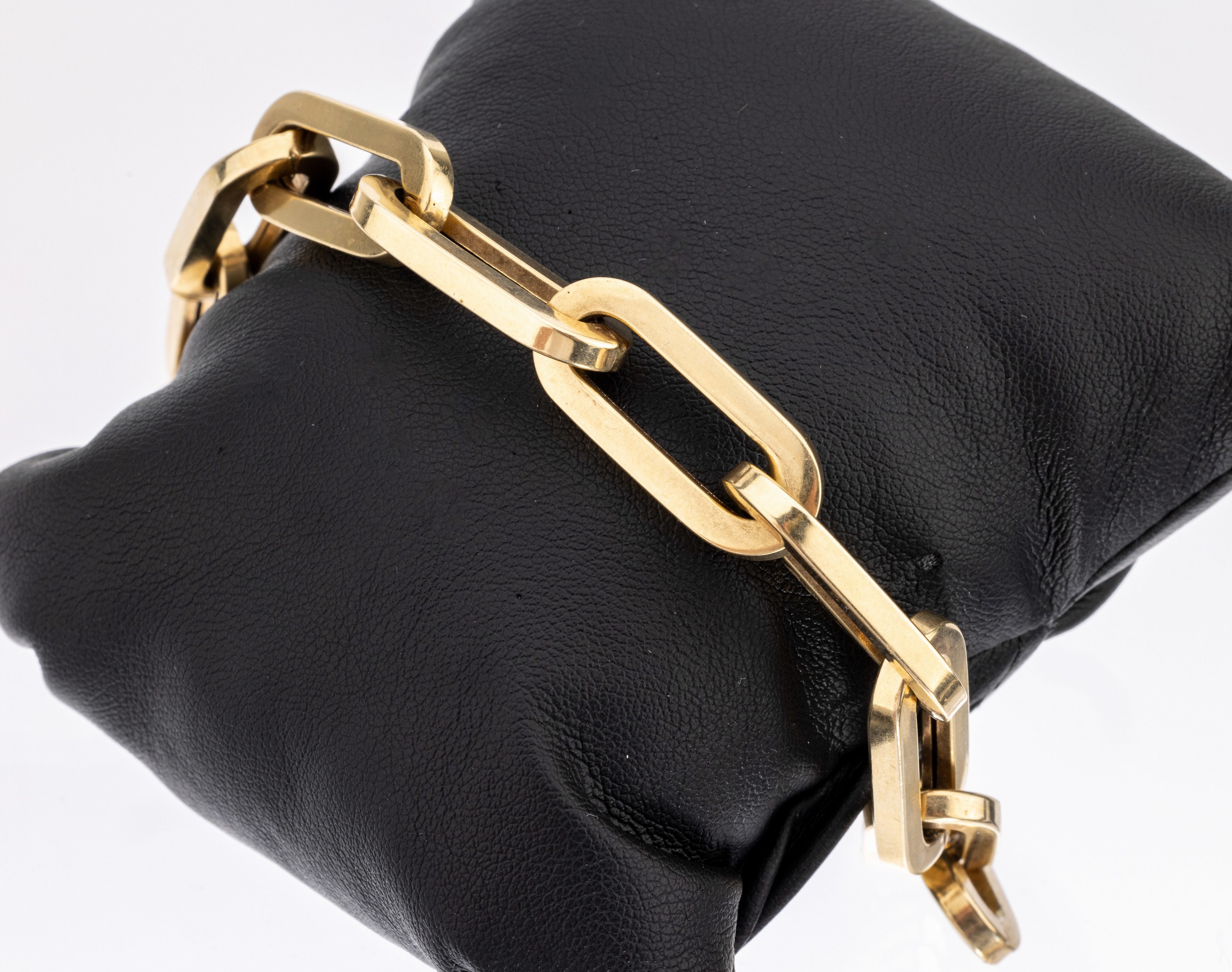 14 kt Gold Armband, GG 585/000, ovale Glieder, L. ca. 20 cm, Kastenschloss mit 2 Sicherheitsachten, ca. 26.6 g