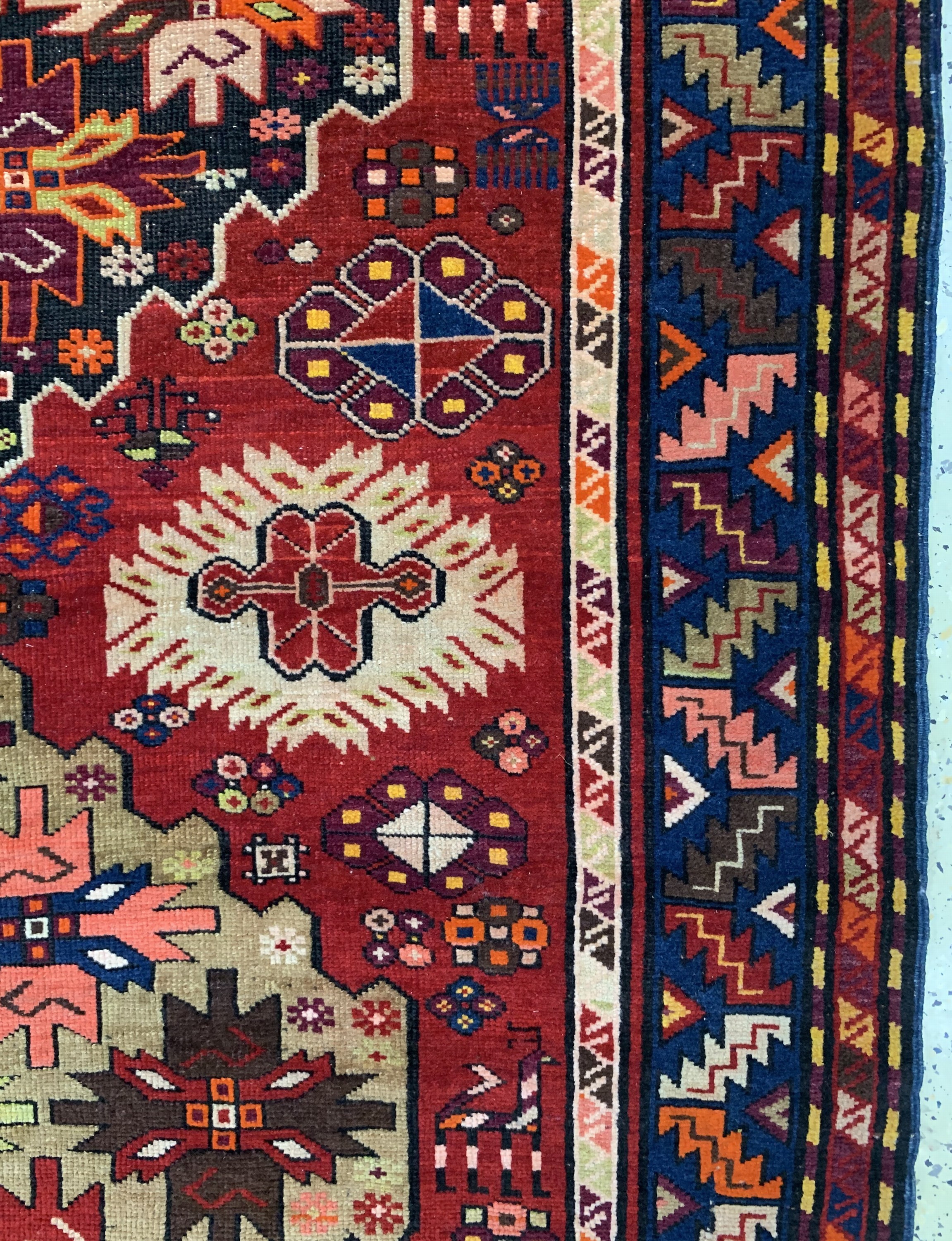 Detail c: Schirwan antik, Kaukasus, um 1900, Wolle auf Wolle, ca. 307 x 157 cm, verkürzt, EHZ: 3,(Alte Restaurierungen)