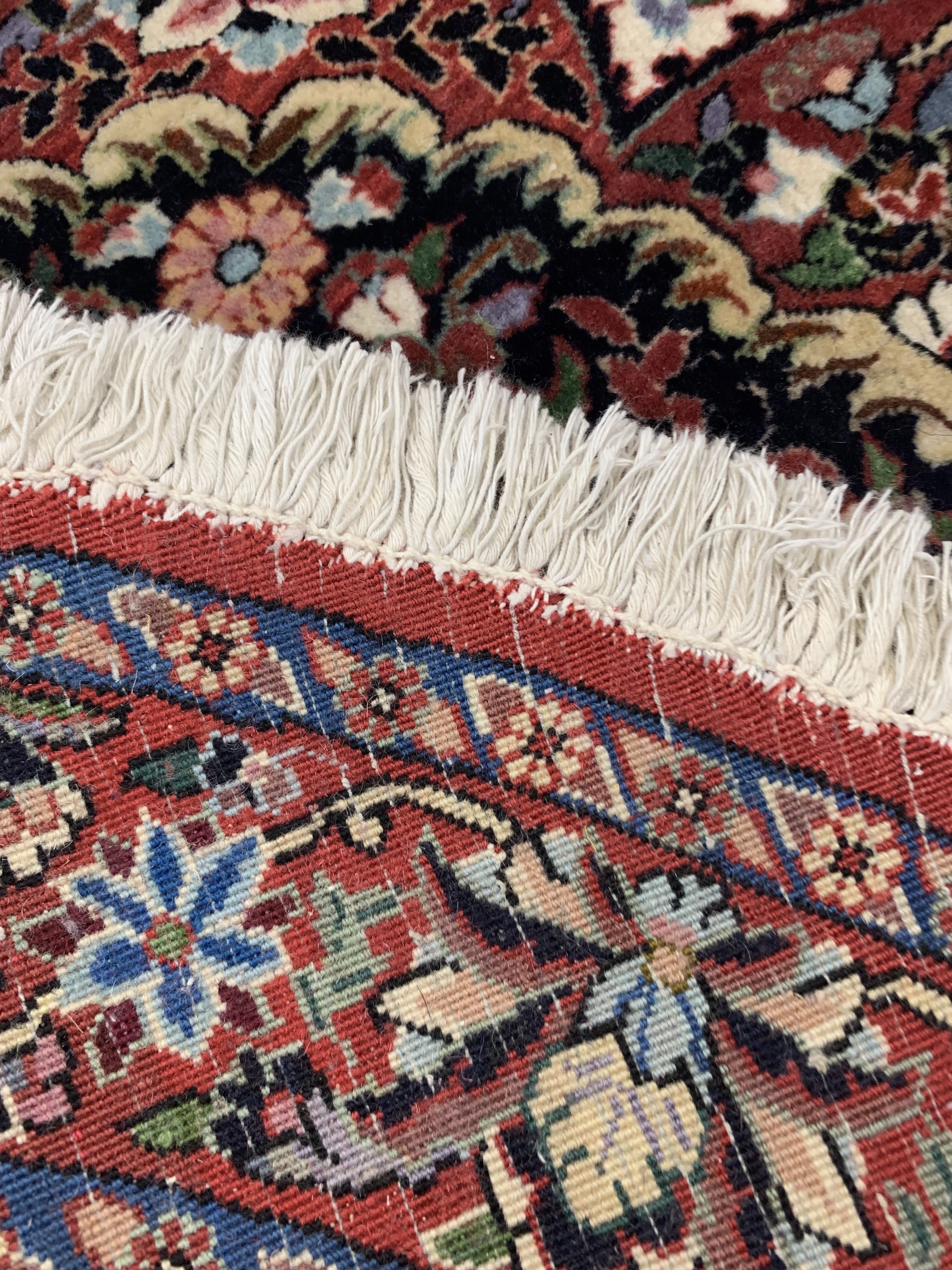Detail c: Bidjar fein, Persien, Ende 20.Jhd, Korkwolle auf Baumwolle, Durchmesser: ca. 100 cm, EHZ: 2, (kleine Florfehlstelle)