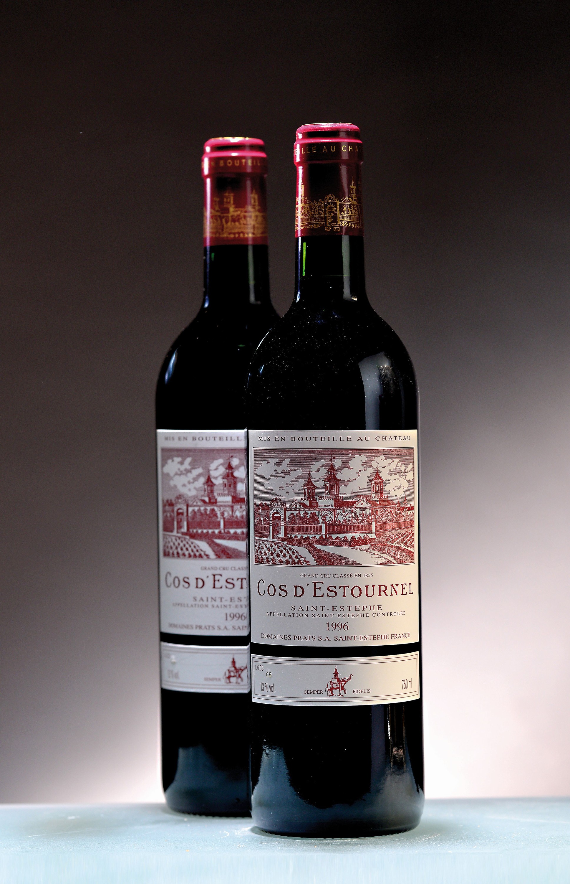 6 Flaschen 1996 Cos D'Estournel, Saint -Estephe, Grand Cru Classe, ca. 750ml, 13%Vol., mind. Top Shoulder, in orig. Holzkiste