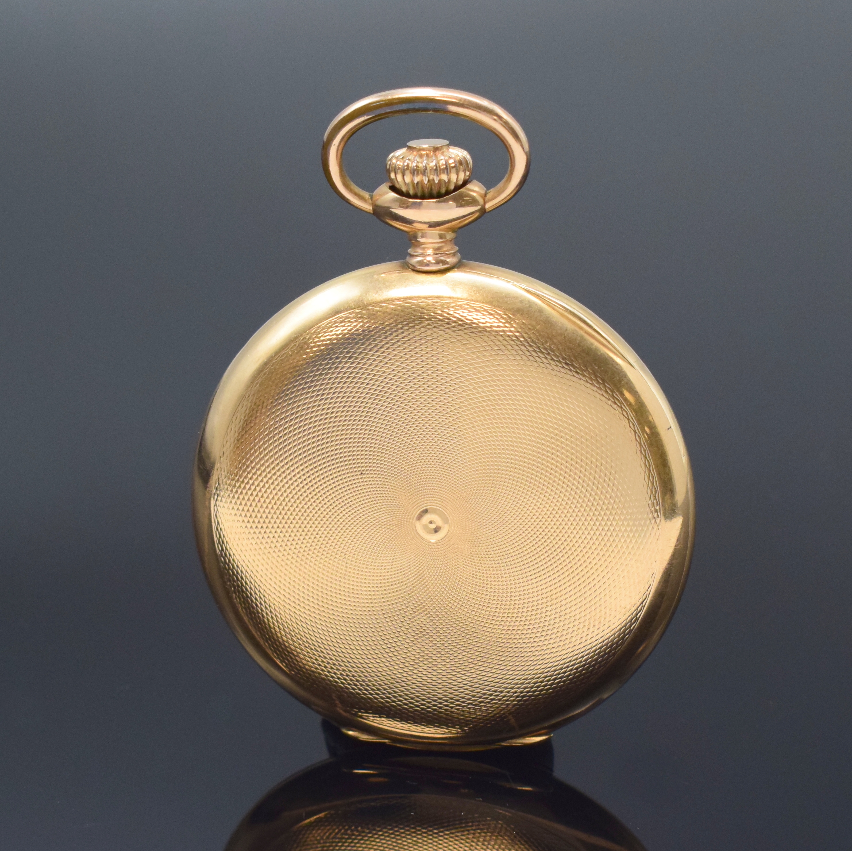 Detail c: ZENITH Herrensavonette in RG 585/000, Schweiz um 1920, guill. 3-Deckel Goldgeh. dell., Cuvette m. Medaillengrav., 2-tlg. Emailzifferbl., kl. Sek. b. ...