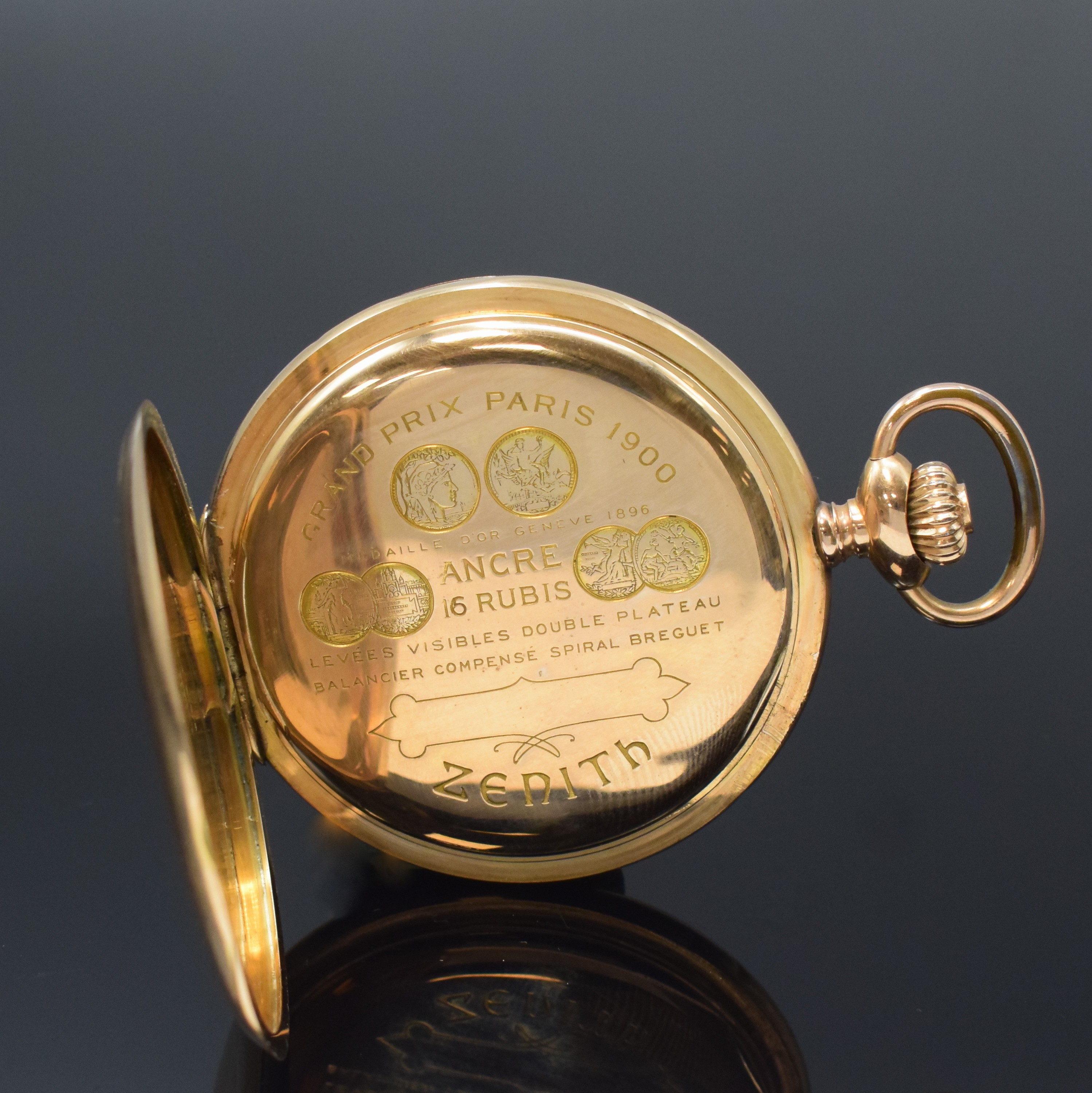 Detail e: ZENITH Herrensavonette in RG 585/000, Schweiz um 1920, guill. 3-Deckel Goldgeh. dell., Cuvette m. Medaillengrav., 2-tlg. Emailzifferbl., kl. Sek. b. ...