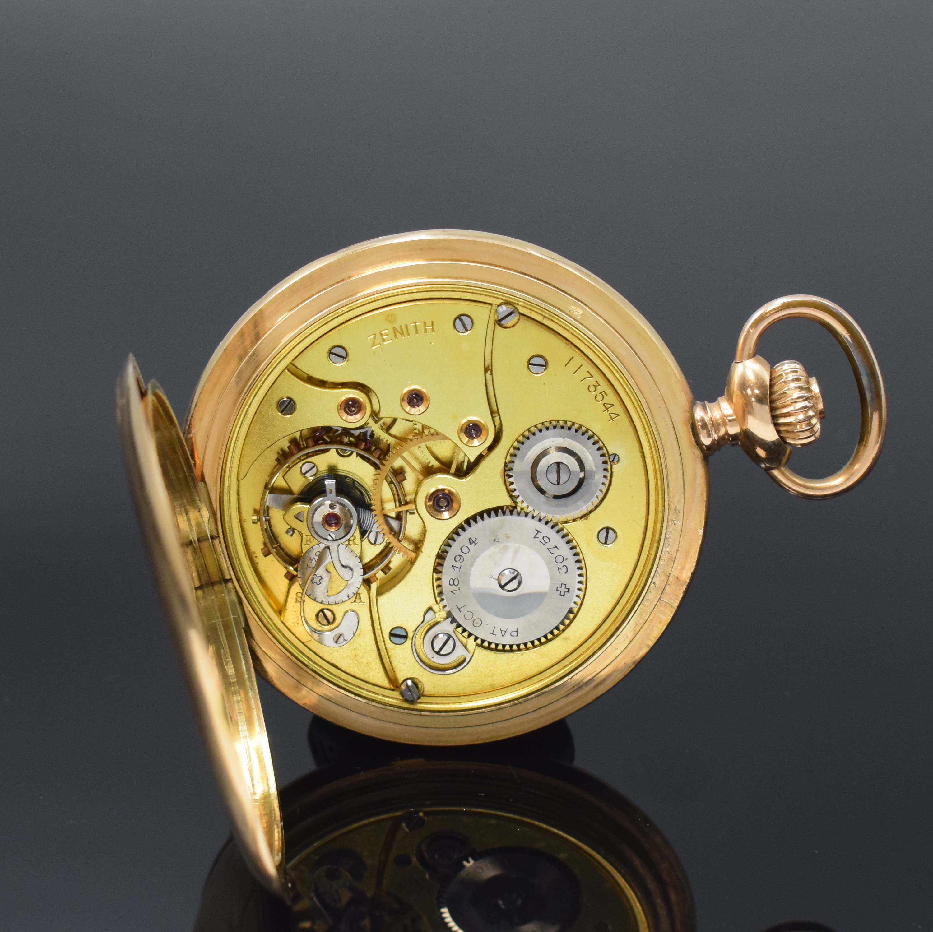 Detail g: ZENITH Herrensavonette in RG 585/000, Schweiz um 1920, guill. 3-Deckel Goldgeh. dell., Cuvette m. Medaillengrav., 2-tlg. Emailzifferbl., kl. Sek. b. ...