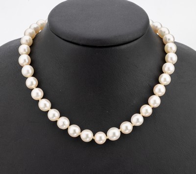 Image Cultured pearl-necklace , endless, cultured akoya pearls, diam. approx. 8.1-8.5 mm, l. ...