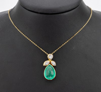 Image 18 kt gold emerald-diamond-pendant , YG 750/000, pear-shaped emerald-cabochon approx. ...