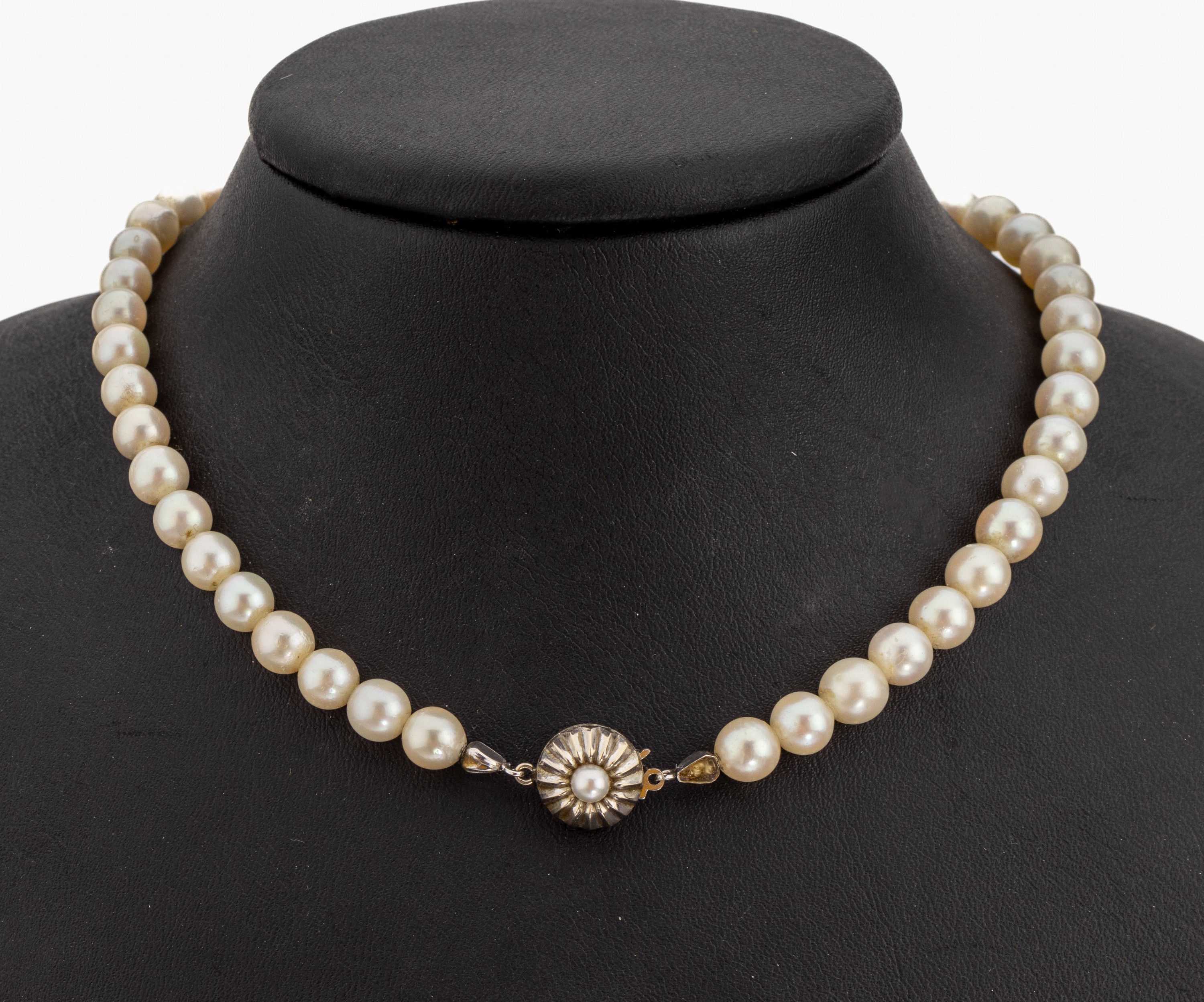 Zuchtperl-Collier mit 14 kt Gold Schließe, WG 585/000, Akoyazuchtperlen, D. ca. 6.6 mm, L. ca. 62 cm, Steckverschluss