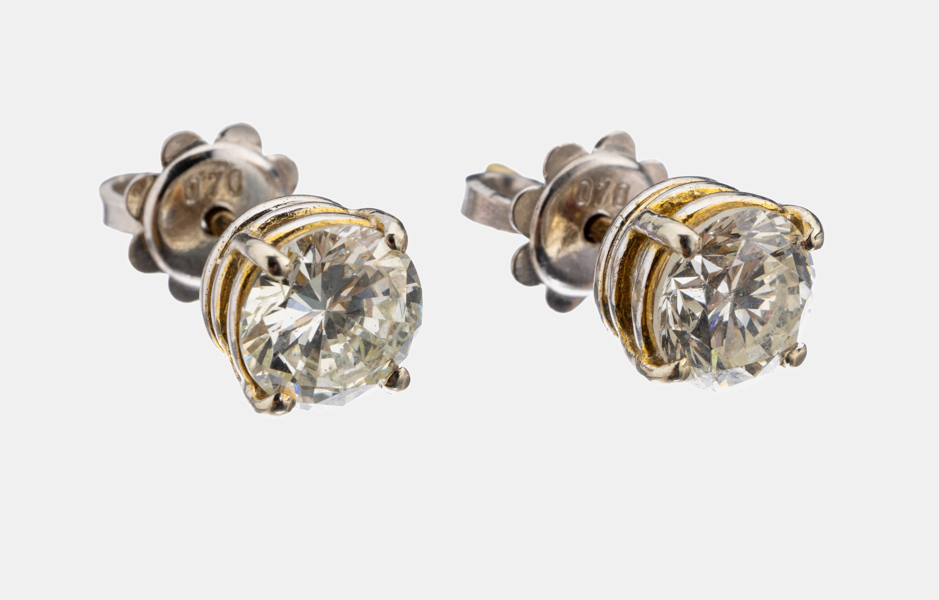 Paar 14 kt Gold Brillant-Ohrstecker, WG 585/000, 2 Brillanten zus. ca. 2.10 ct Weiß-l.get.Weiß/si, ca. 2.7 g