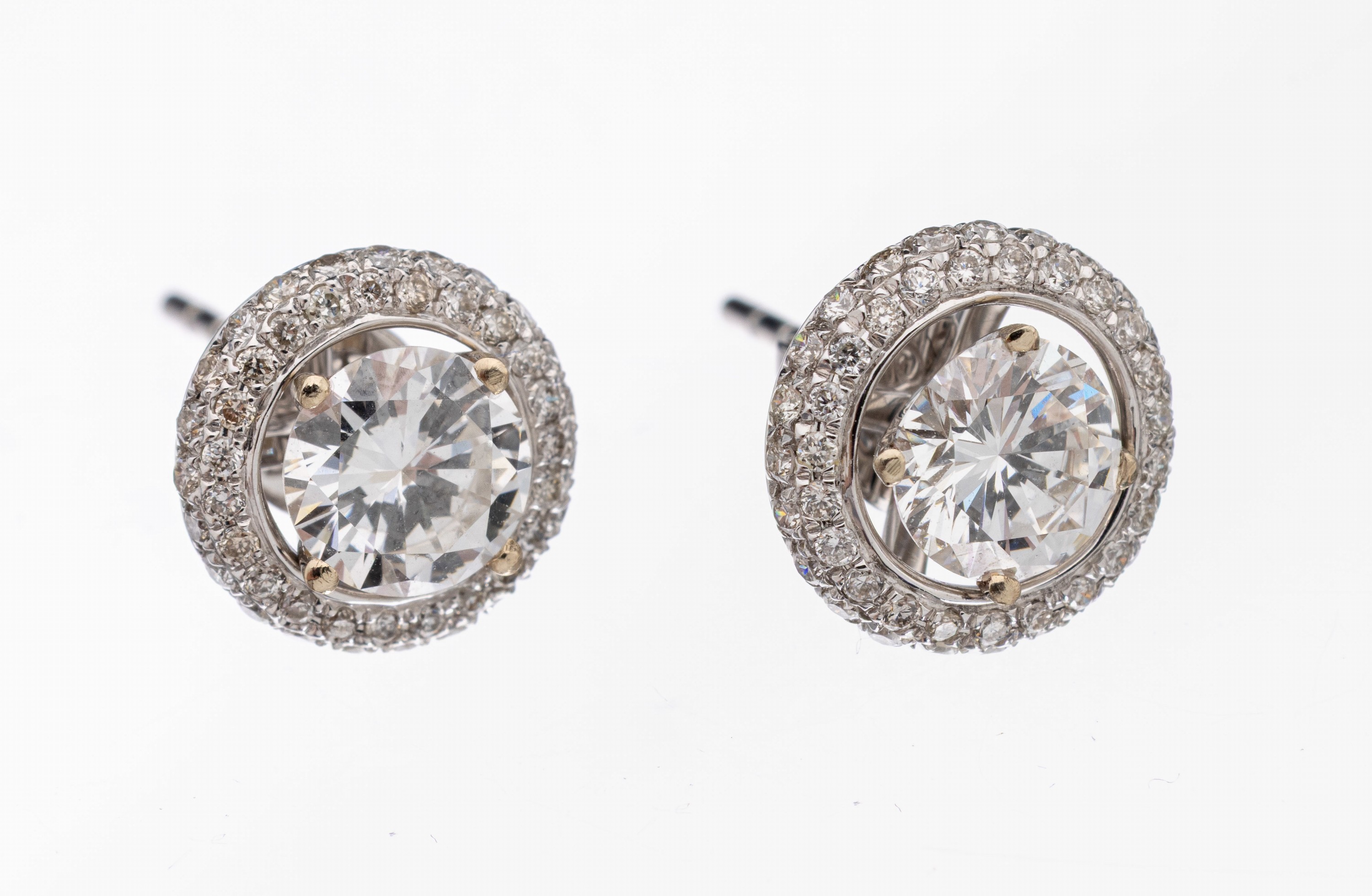 Paar 18 kt Gold Brillant-Ohrstecker, WG 750/000, 2 Brillanten, 1 x 0.50 ct feines Weiß(F)/lr, 1 x 0.50 ct feines Weiß(G)/lr, mitabnehmbaren ...
