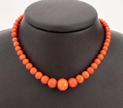 Image Coral-necklace , tapering, coral spheres, diam. approx. 4.0-11.1 mm, magnetic clasp ...