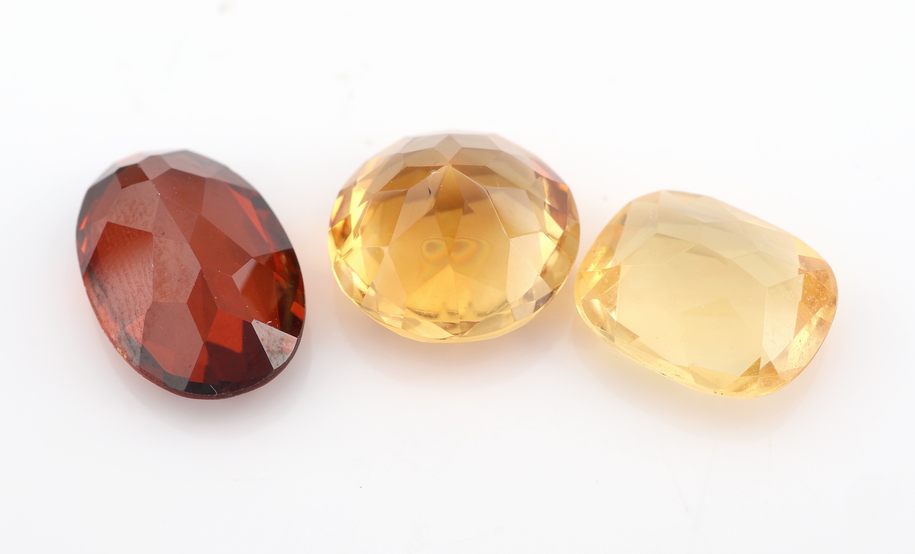 Detail b: Lot lose Citrine zus. 680.0 ct, versch. Brauntöne, versch. Schliffformen