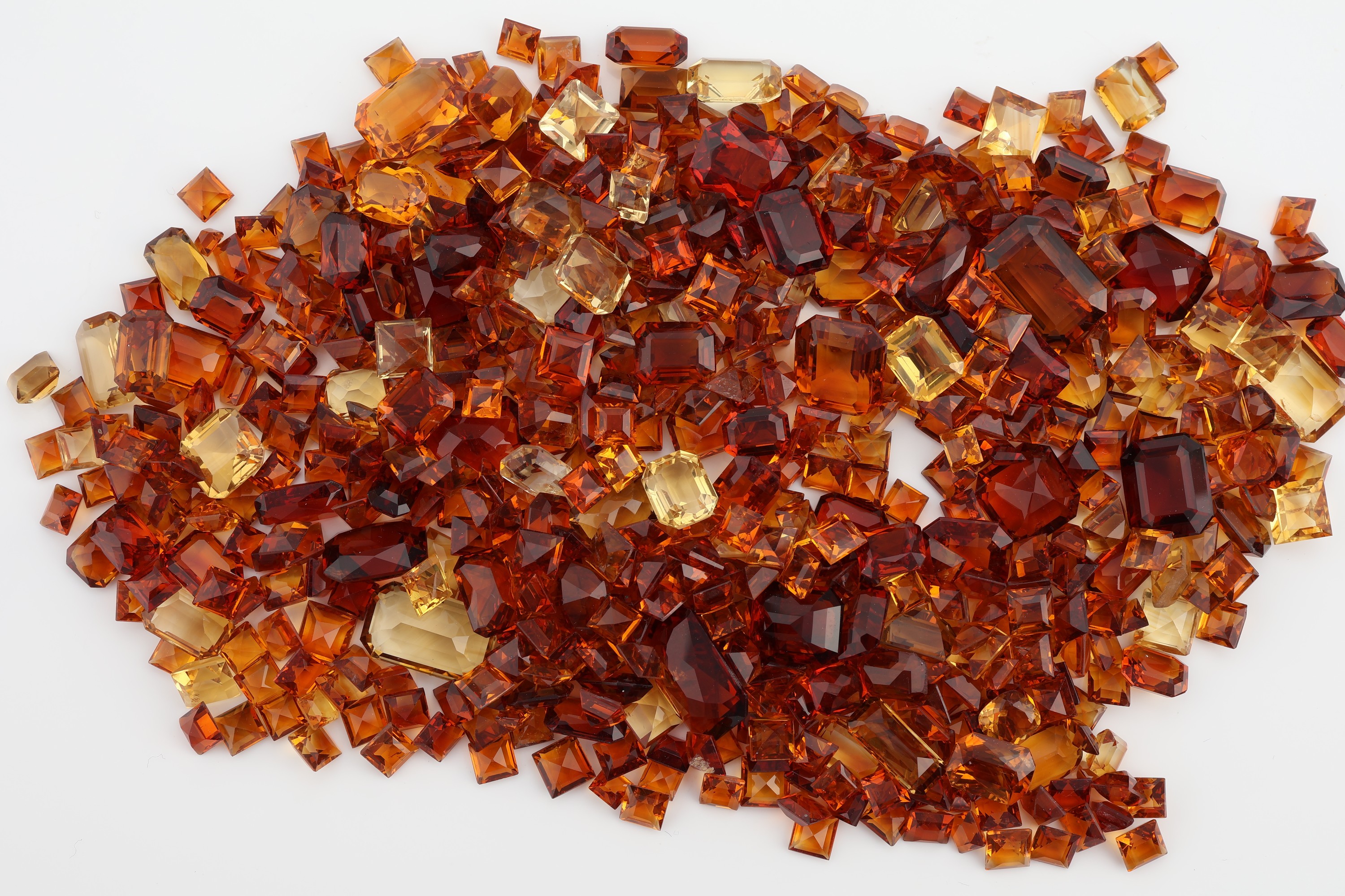 Lot lose Citrine zus. 423.0 ct, versch. Brauntöne, versch. Schliffformen