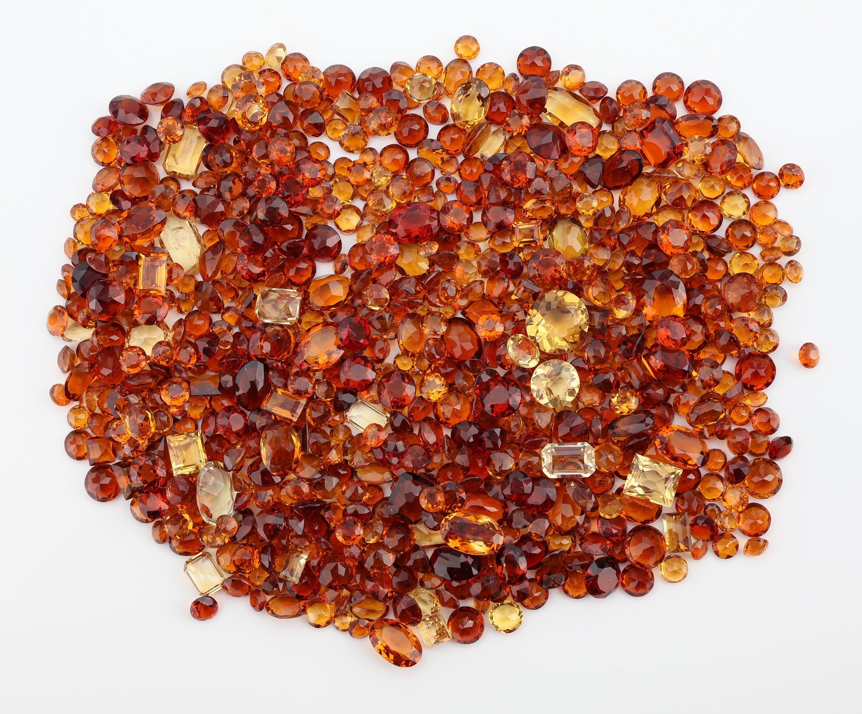Lot lose Citrine zus. 616.0 ct, versch. Brauntöne, versch. Schliffformen