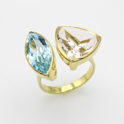 Image Ring mit Farbsteinen, GG 585/000, offen gearb., Aquamarinnavette ca. 5.5 ct, ...