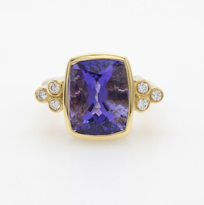 26811699a - Ring mit Tansanit und Brillanten, GG 750/000, fac. Tansanit v. intensiver Farbe ca. ...