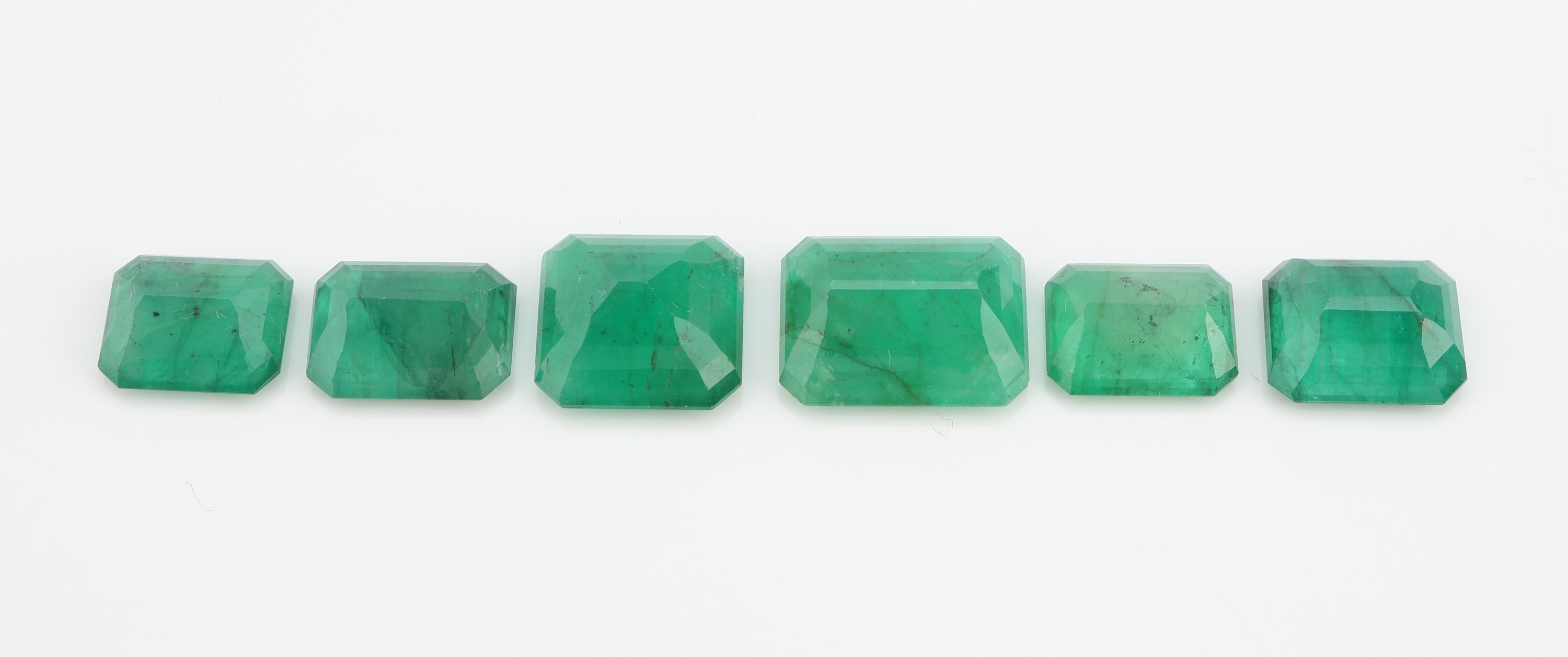 Detail a: Lot 6 lose Smaragde im Emerald Cut zus. 15.36 ct