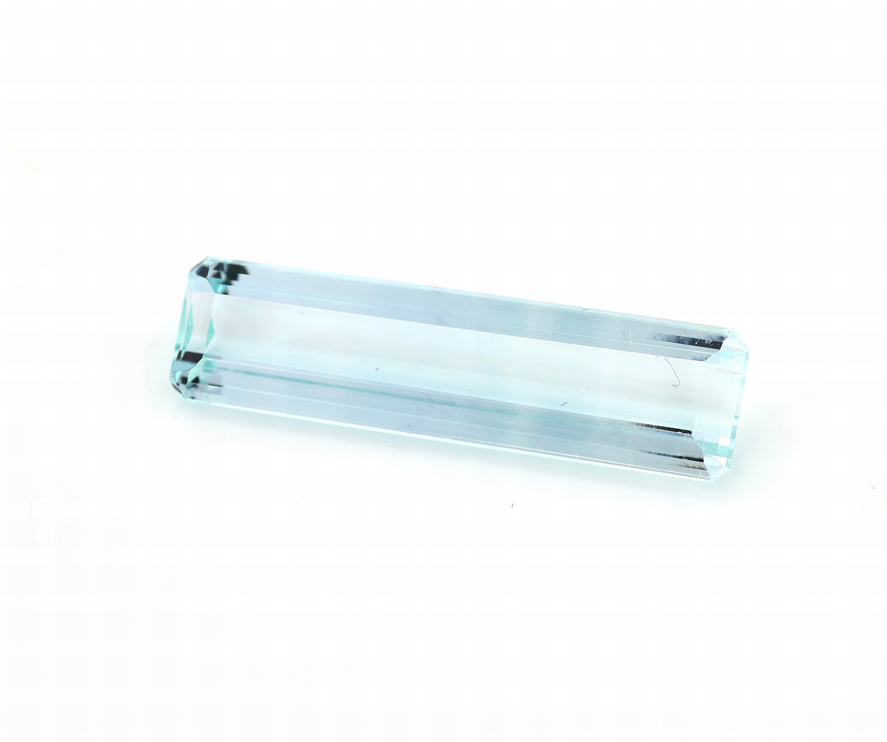 Detail a: Loser Aquamarin-Stab 7.73 ct, facett., ca. 26 x 7 x 5 mm