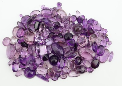 Image Lot loose amethysts total 694.0 ct , different shapes