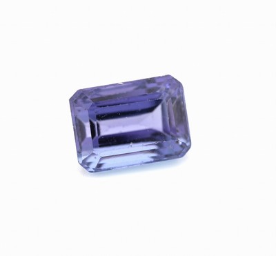 Image Loose tanzanite in emerald cut 6.27 ct , fine colour, approx. 11 x 8 x 7 mm