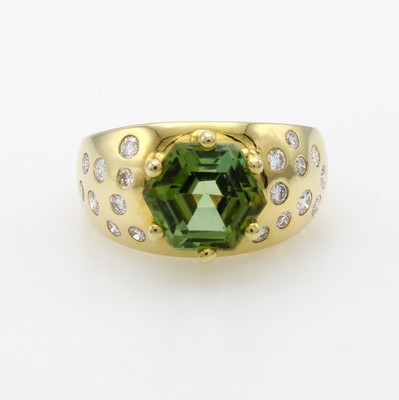 26811720a - Ring mit Turmalin und Brillanten, GG 585/000, grüner Turmalin im Hexagonschliff ca. ...