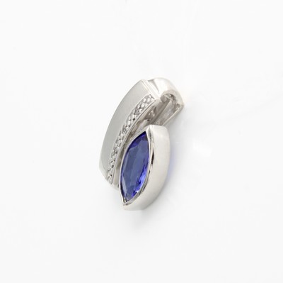 26811777a - Anhänger mit Tansanit und Diamanten, WG 585/000, Tansanitnavette ca. 1.23 ct, Diam. ...