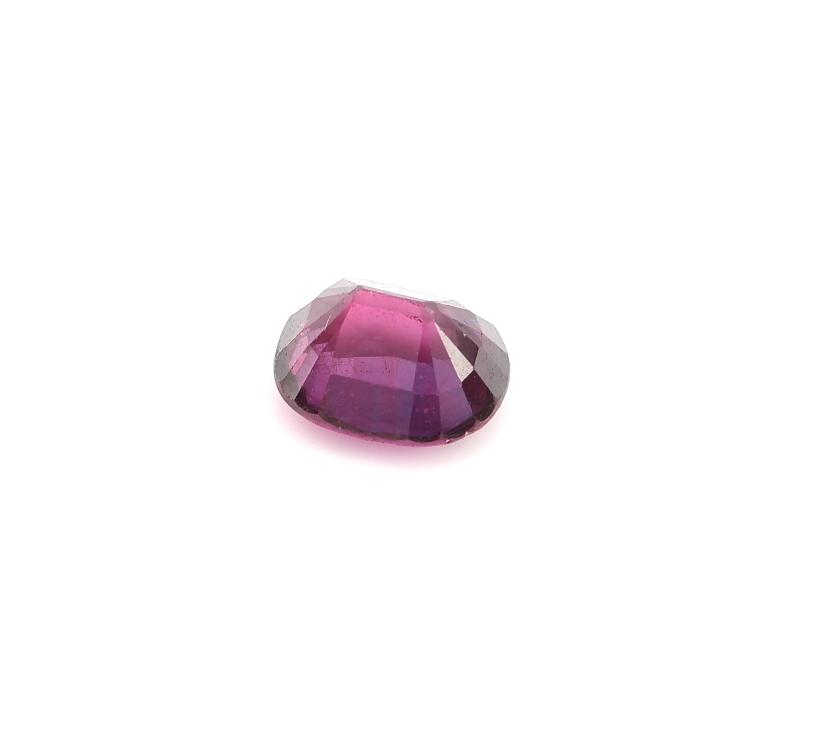 Detail a: Loser ovalfacett. Rubin 1.26 ct, feine Farbe, ca. 6.5 x 5 x 4 mm