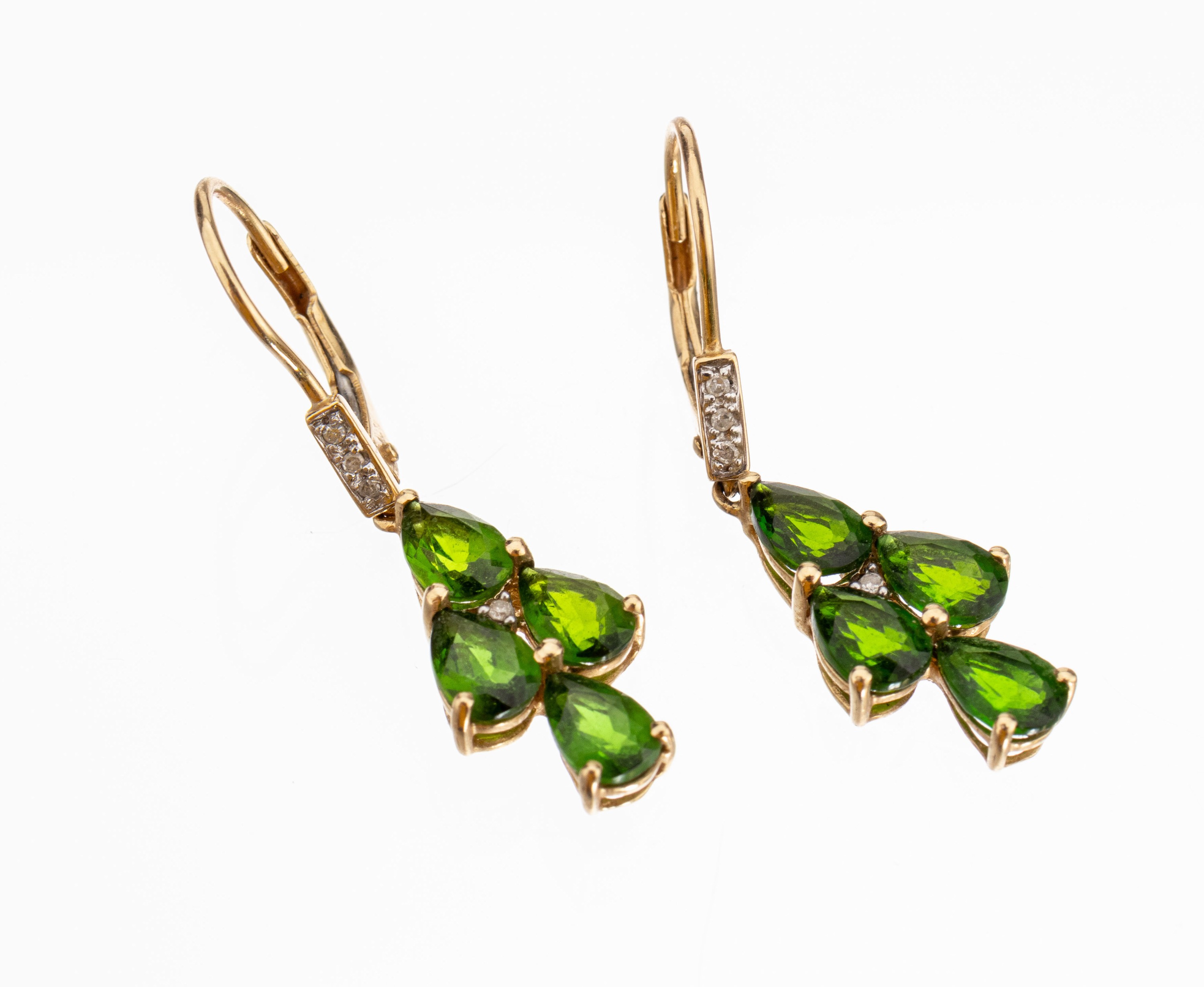 Paar 14 kt Gold Tsavorith-Brillant-Ohrhänger, GG 585/000, bewegl. Abhängungen, 8 facett. Tsavorith-Tropfen zus. ca. 2.0 ct, 8 Brillanten zus. ca. ...