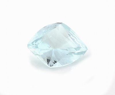 Image Loose aquamarine in phantasy cut 11.36 ct, approx. 19.5 x 15 x 9 mm