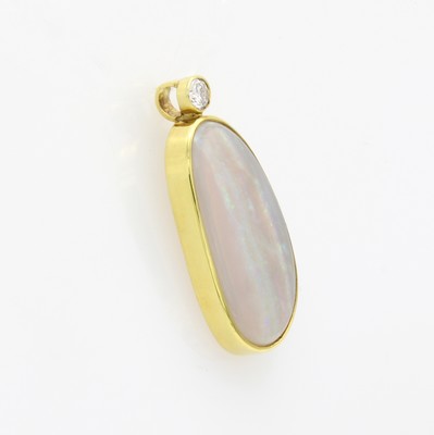 26811858a - Anhänger mit Opal und Brillant, GG 585/000, Opal in glatter, schmaler Fassung ca. 7 ...