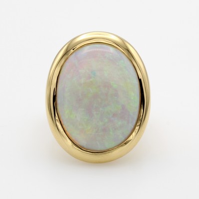 26811861a - Ring mit Opal, GG 750/000, massive Ausführung, ovaler Opal m. schönem ...