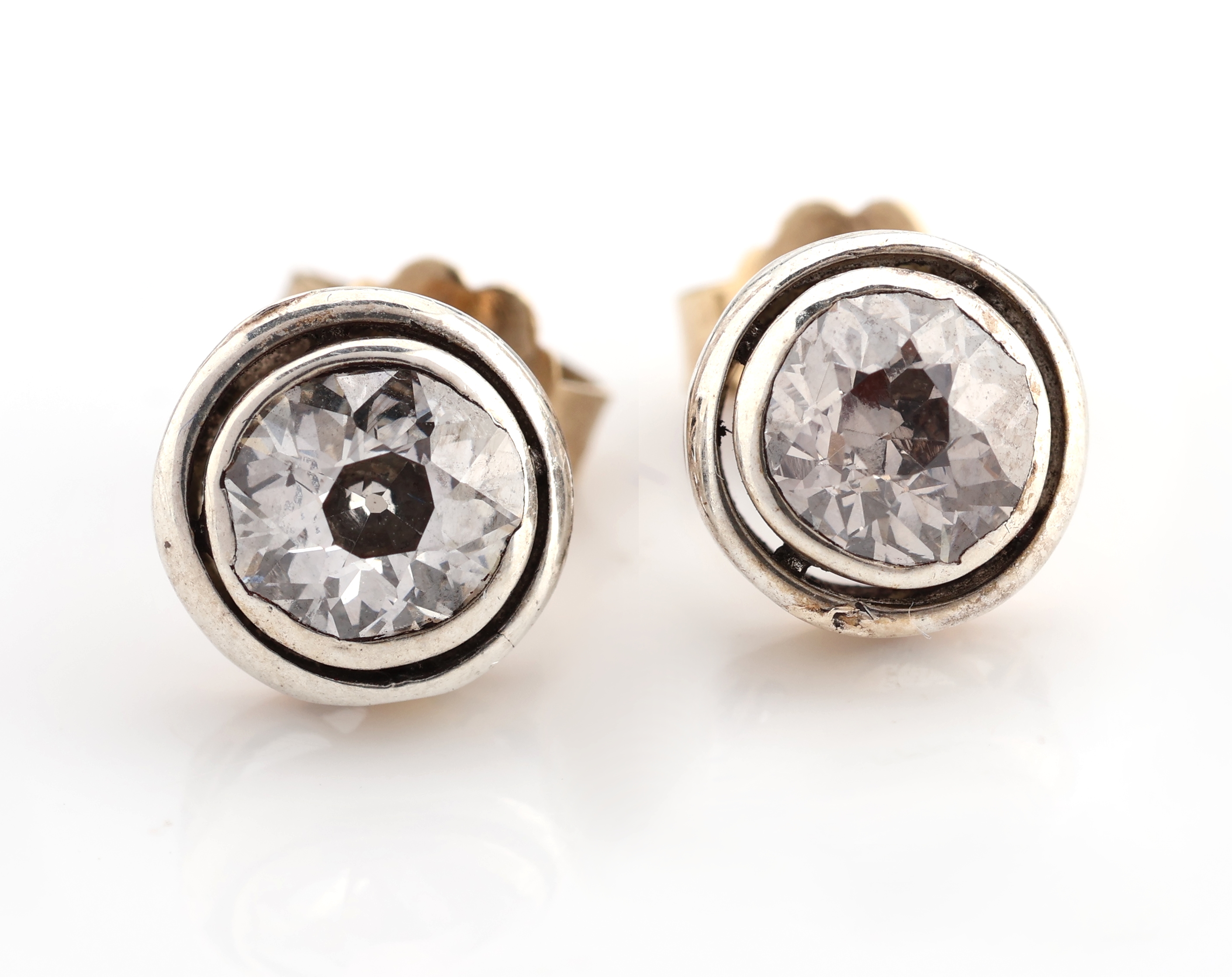 Detail b: Paar 14 kt Gold Diamant-Ohrstecker, GG/WG 585/000, 2 Altschliff-Diamanten zus. ca. 1.00 ct Weiß-l.get.Weiß/si-p1