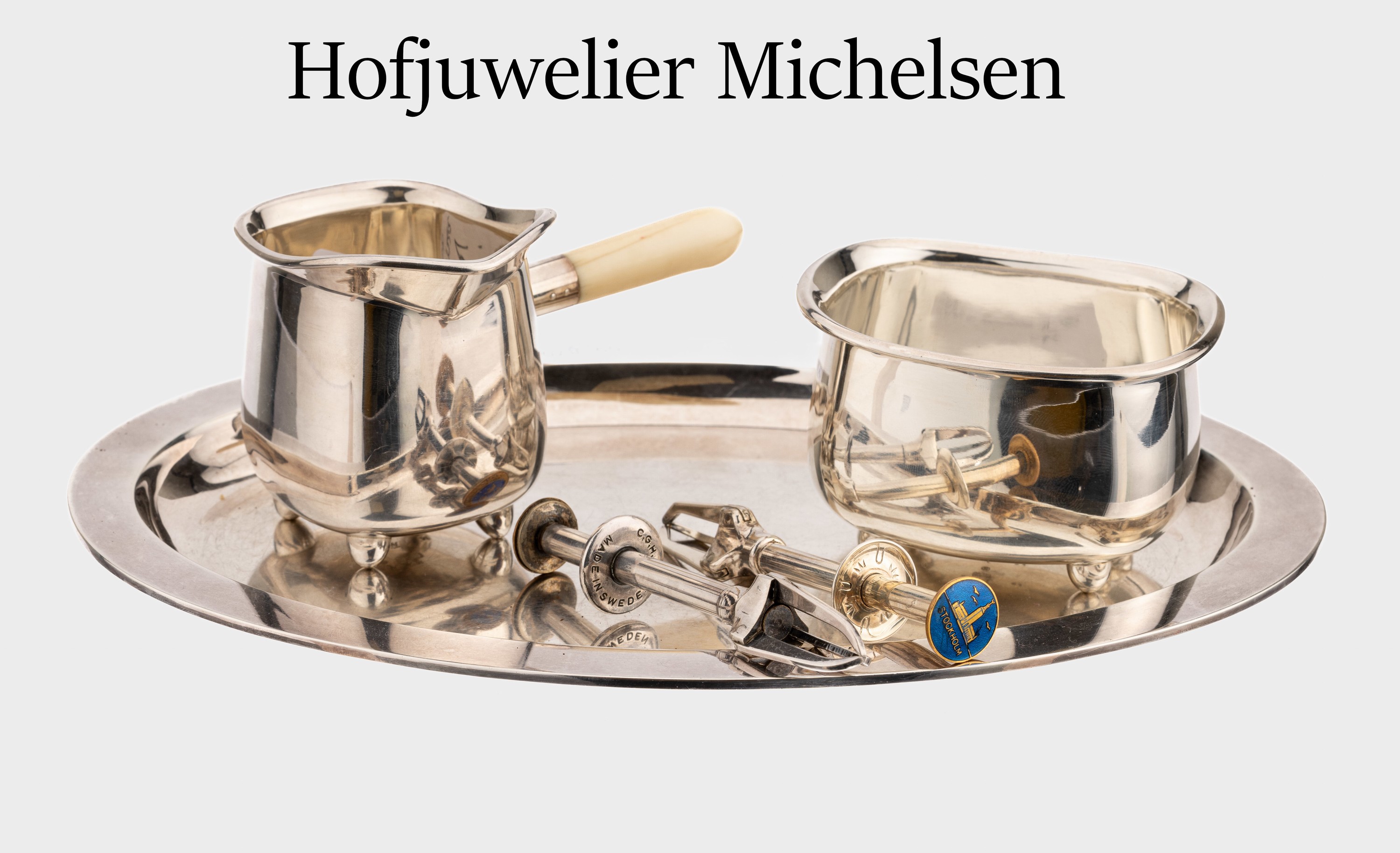 Sahnegießer und Zuckerschale auf Tablett, Dänemark 1960er Jahre, 925er Silber, Sahnegießer und Zuckerschale Hofjuwelier Michelsen, Kopenhagen, ...