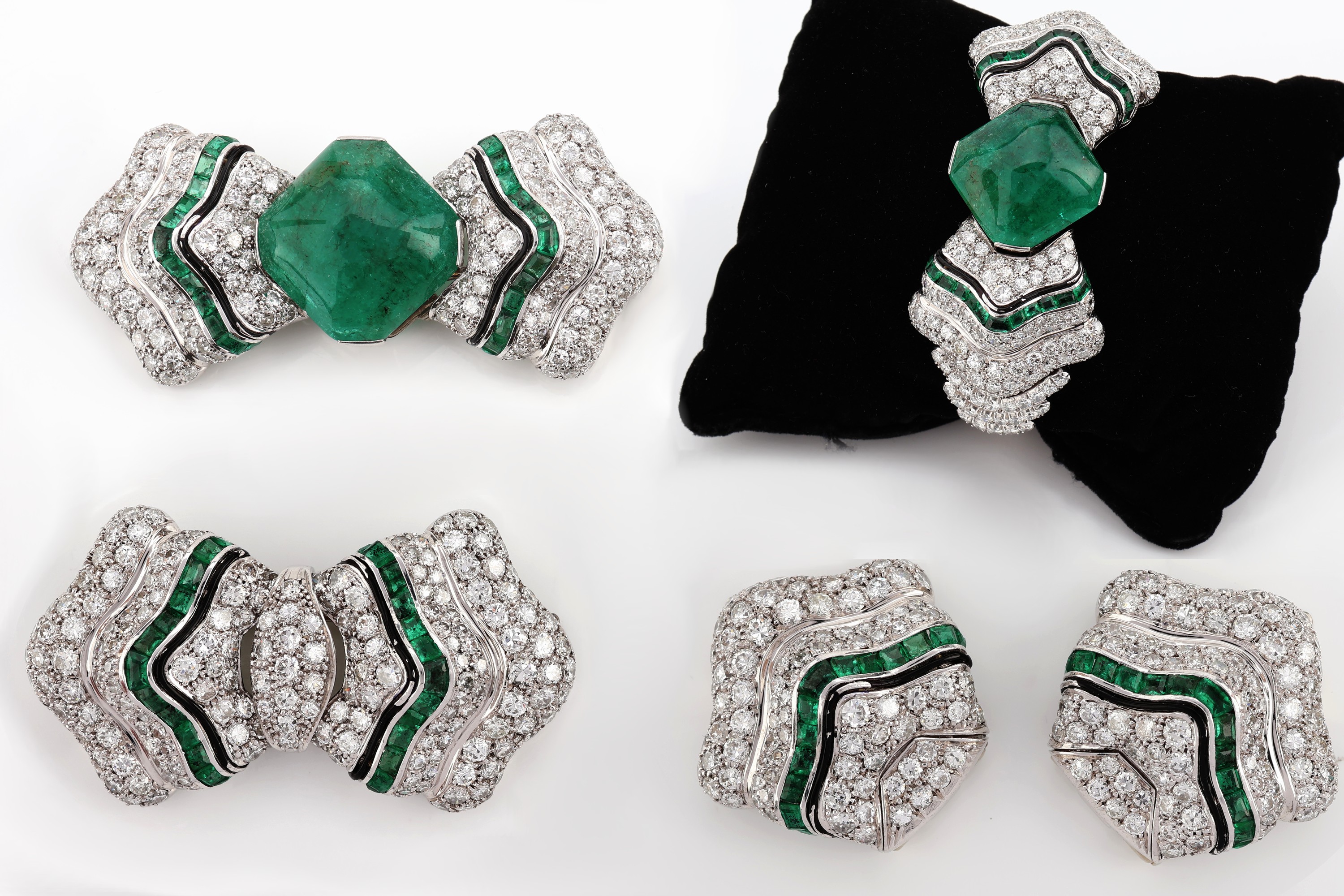 Platin Art Deco Diamant-Smaragd- Verwandlungsschmuckstück, um 1925-30, Pt. gepr., prunkvolle Sonderanfertigung, mit Smaragd als Mittelteil, ohne ...
