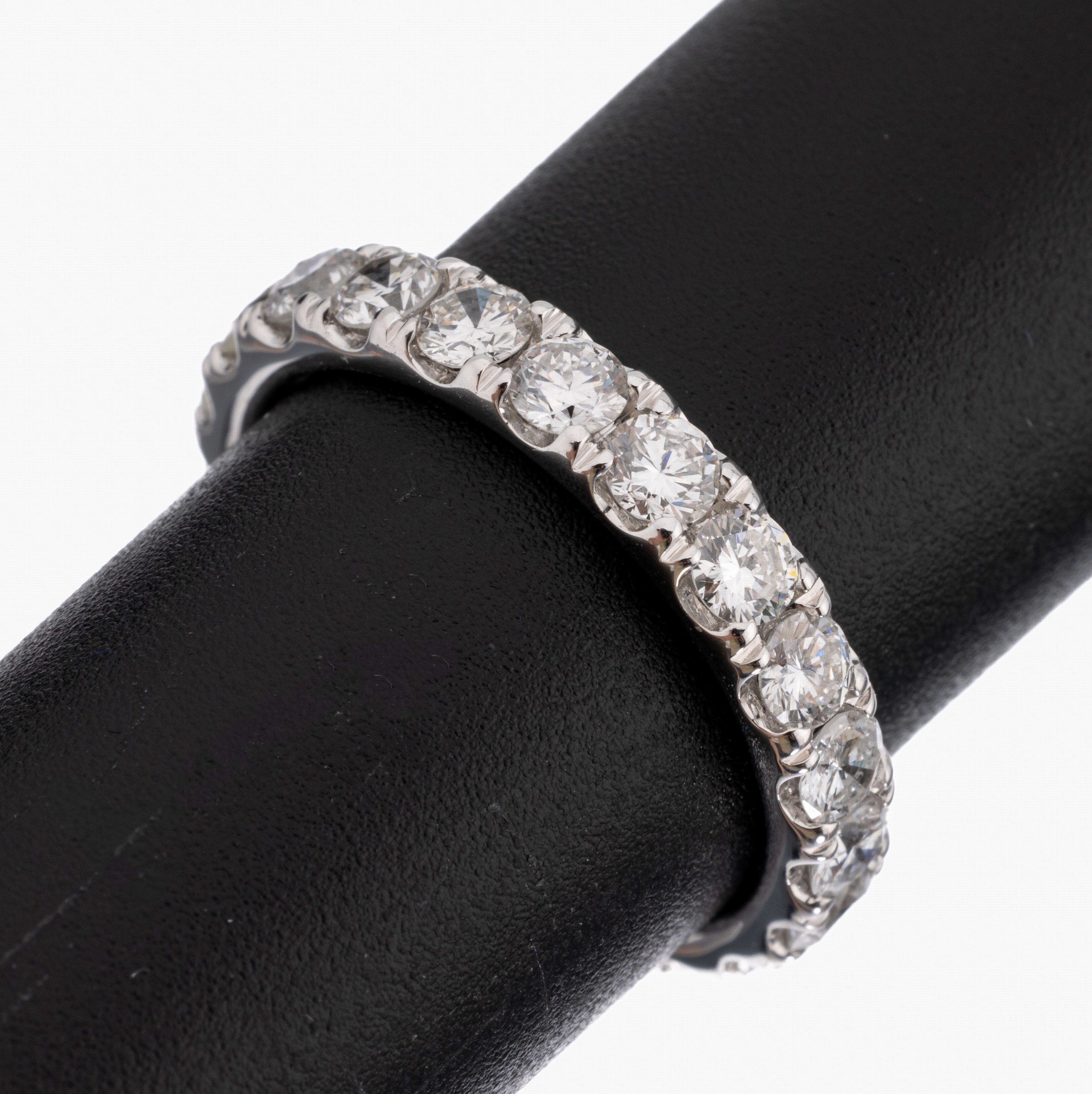 14 kt Gold Brillant-Memoryring, WG 585/000,Brillanten zus. ca. 2.05 ct feines Weiß -Weiß/vs-si, RW 54, ca. 3.3 g