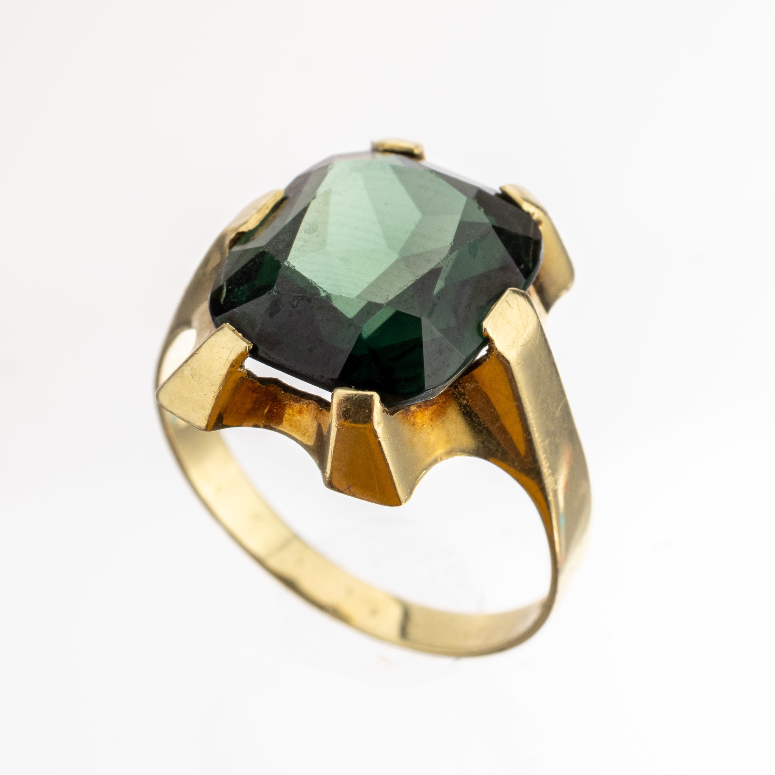 14 kt Gold Farbstein-Ring, GG 585/000, schlicht, facett. grüner synth. Spinell, RW 60, ca. 4.7 g