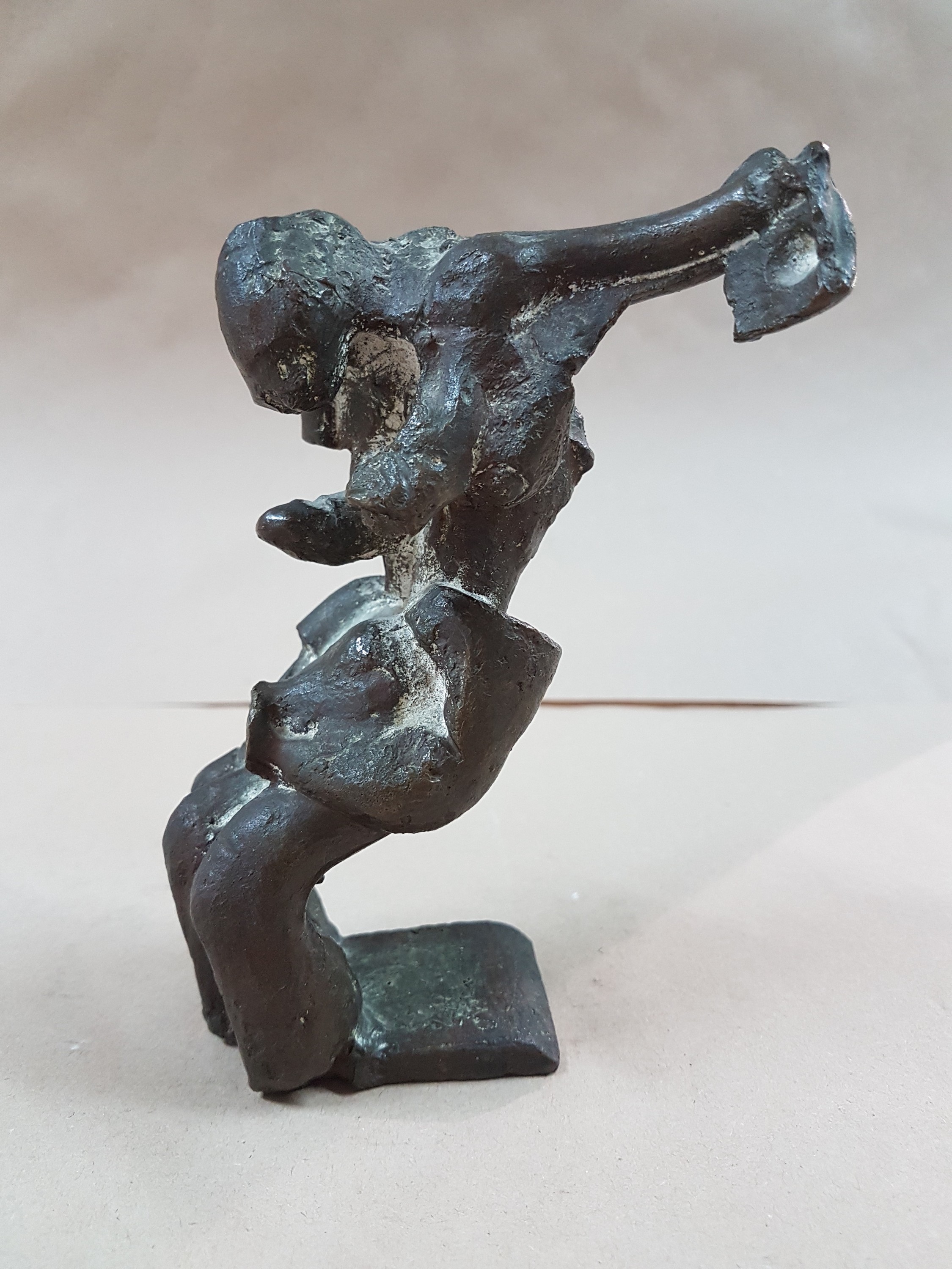 Detail d: Rolf Szymanski, 1928-2013, Tag des Überflusses, Bronzestudie, unsigniert, H. ca. 15.5cm