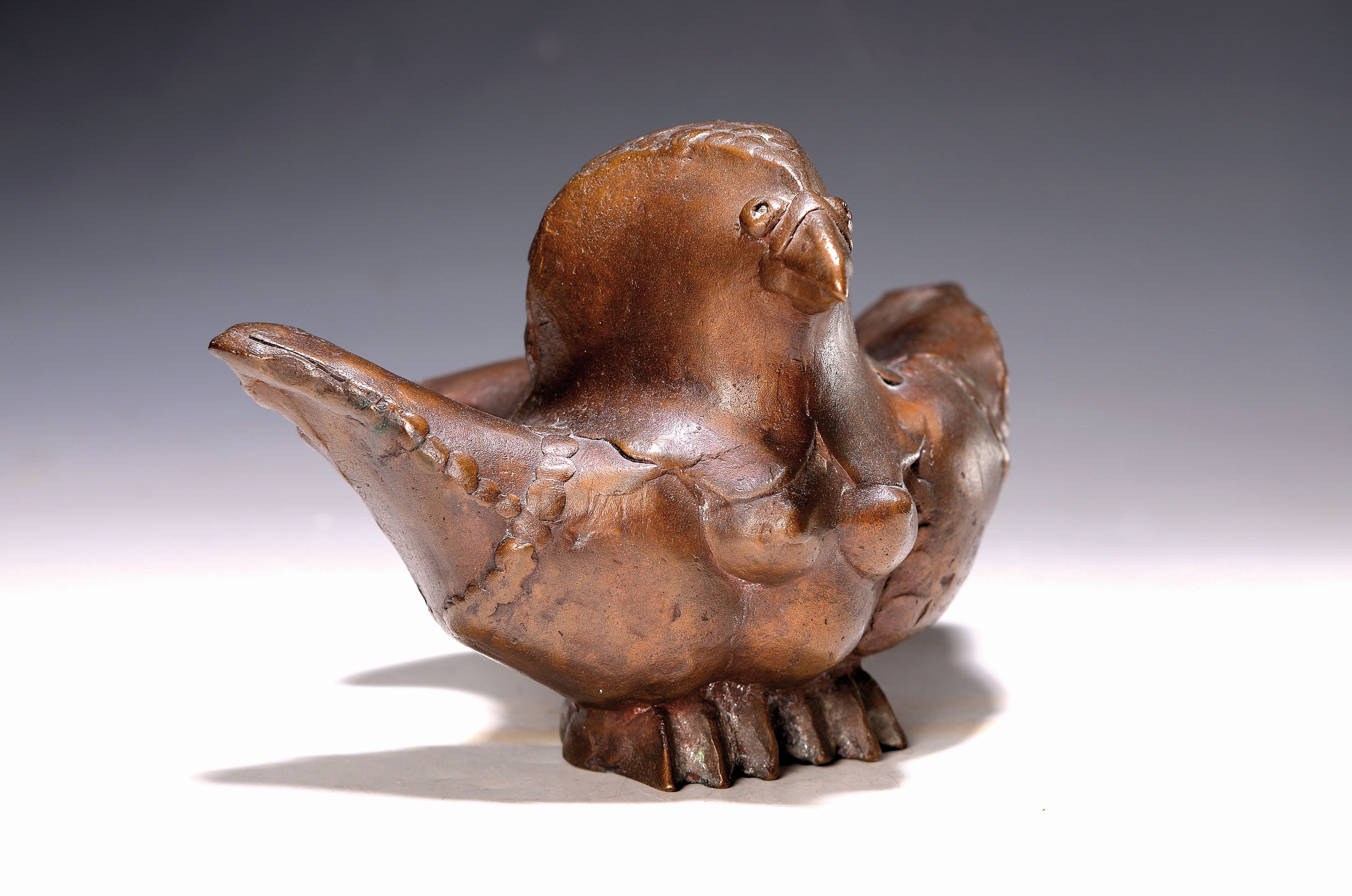 Detail k: Gernot Rumpf, geb. 1941 Kaiserslautern, Taubendritsche, Bronzeguss, signiert, ca. 14x16x21cmcm