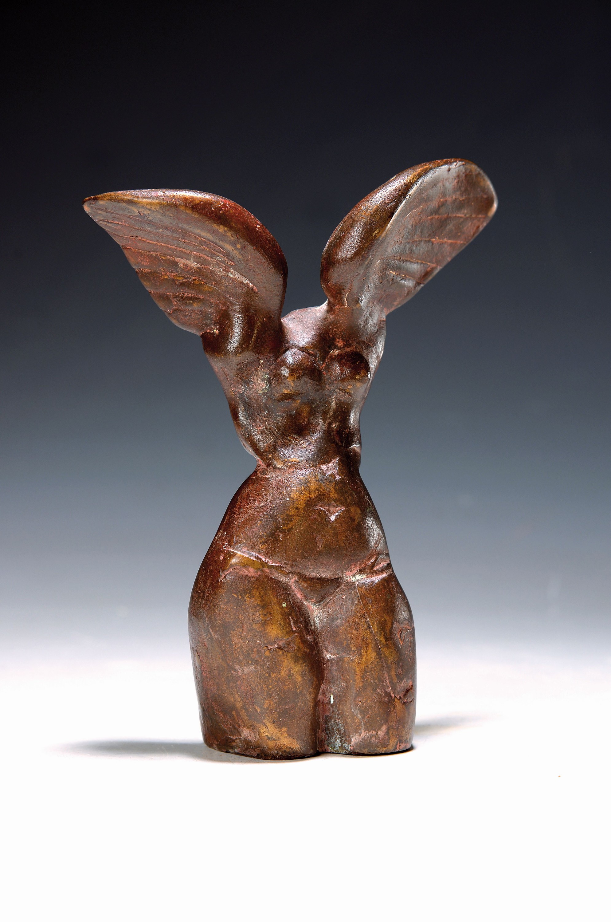 Gernot Rumpf, geb. 1941 Kaiserslautern, geflügelter Akt, Bronzeguss, num. IV/V, H. ca. 16.5cm