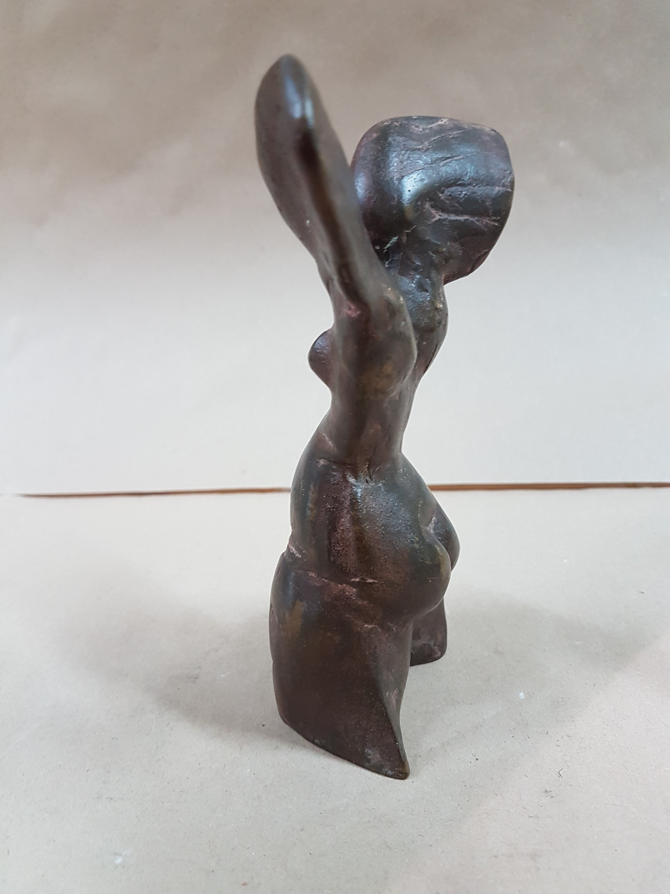 Detail d: Gernot Rumpf, geb. 1941 Kaiserslautern, geflügelter Akt, Bronzeguss, num. IV/V, H. ca. 16.5cm
