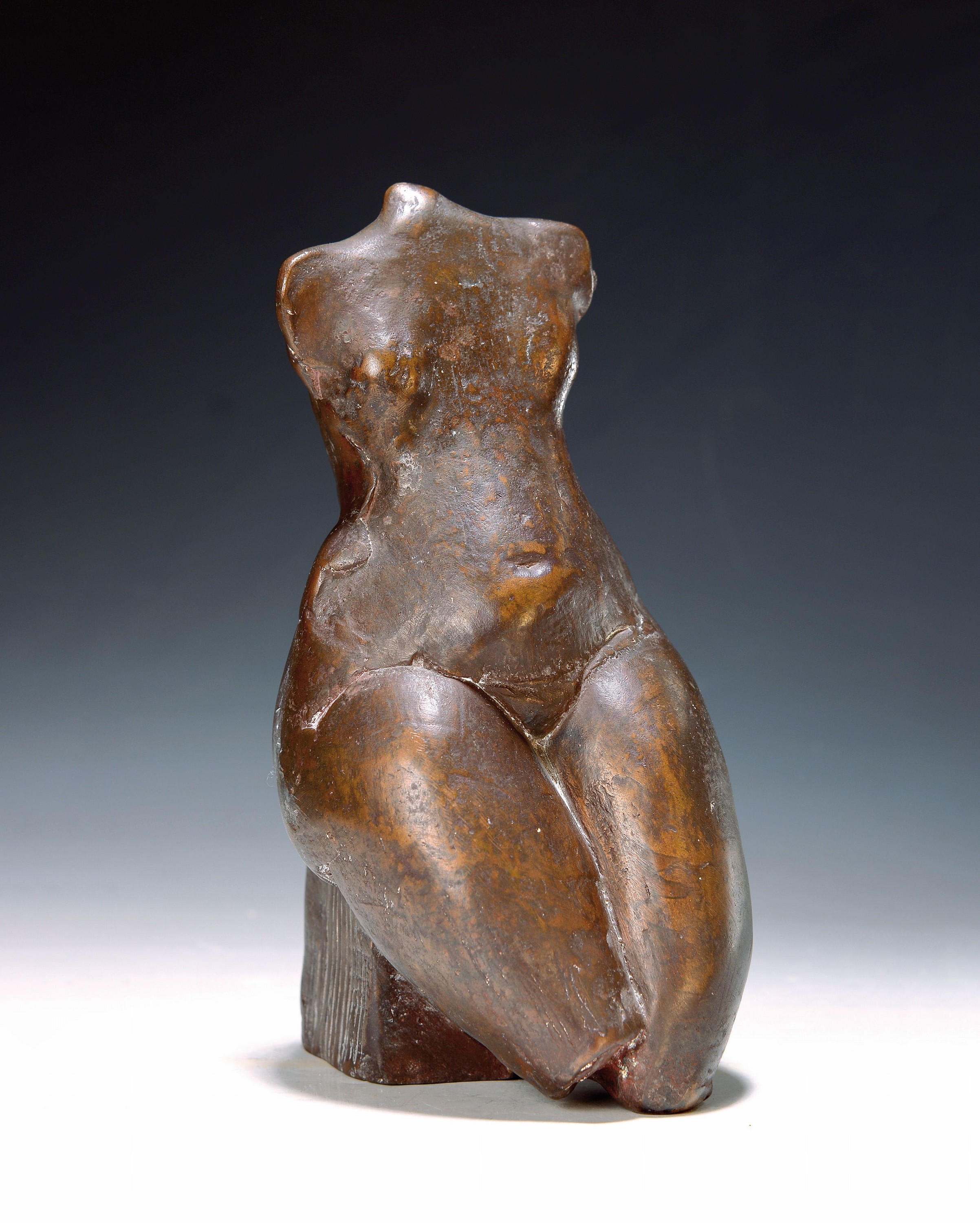 Gernot Rumpf, geb. 1941 Kaiserslautern, weiblicher Torso, Bronzeguss, signiert, H. ca. 23cm