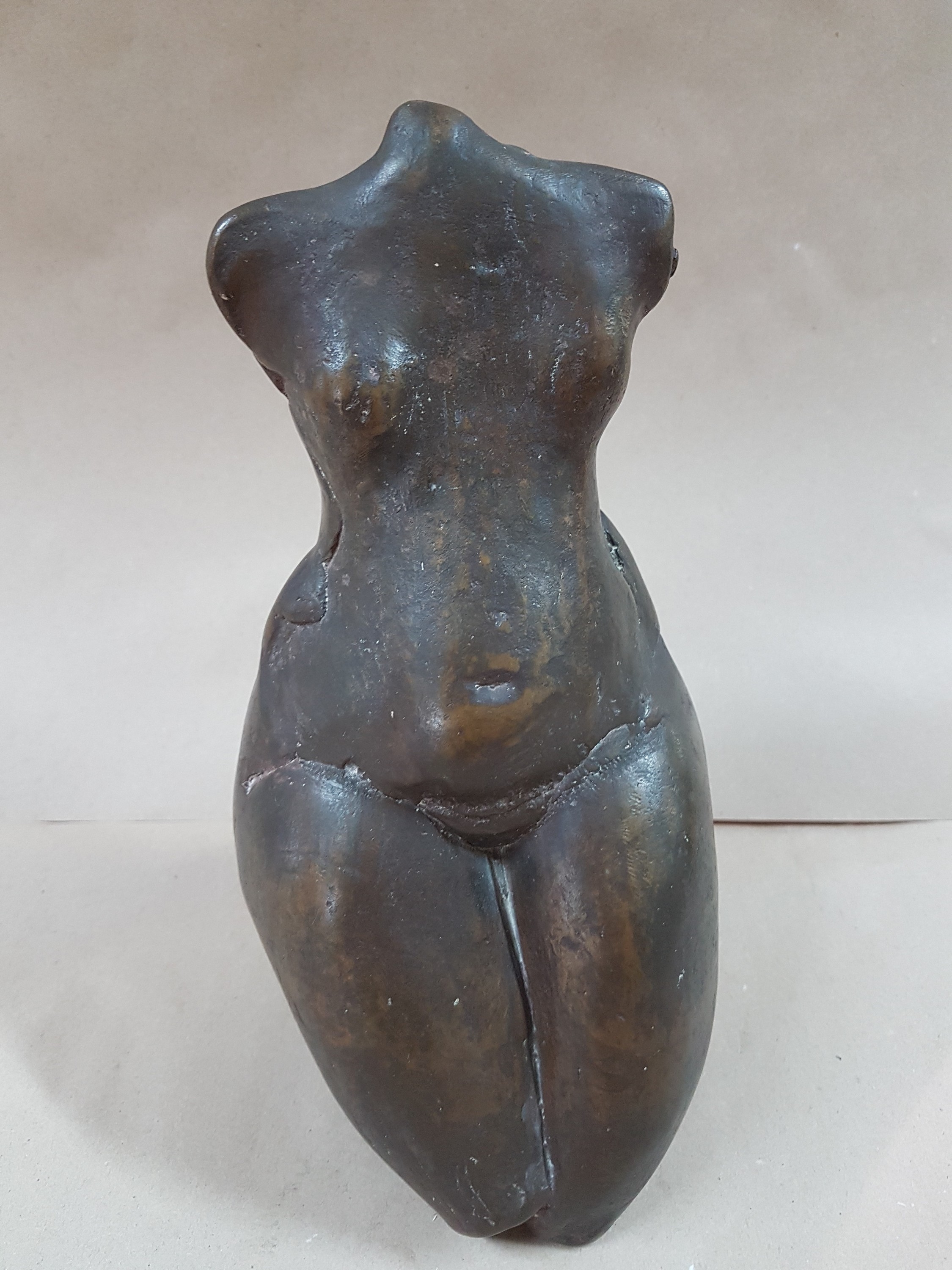 Detail a: Gernot Rumpf, geb. 1941 Kaiserslautern, weiblicher Torso, Bronzeguss, signiert, H. ca. 23cm
