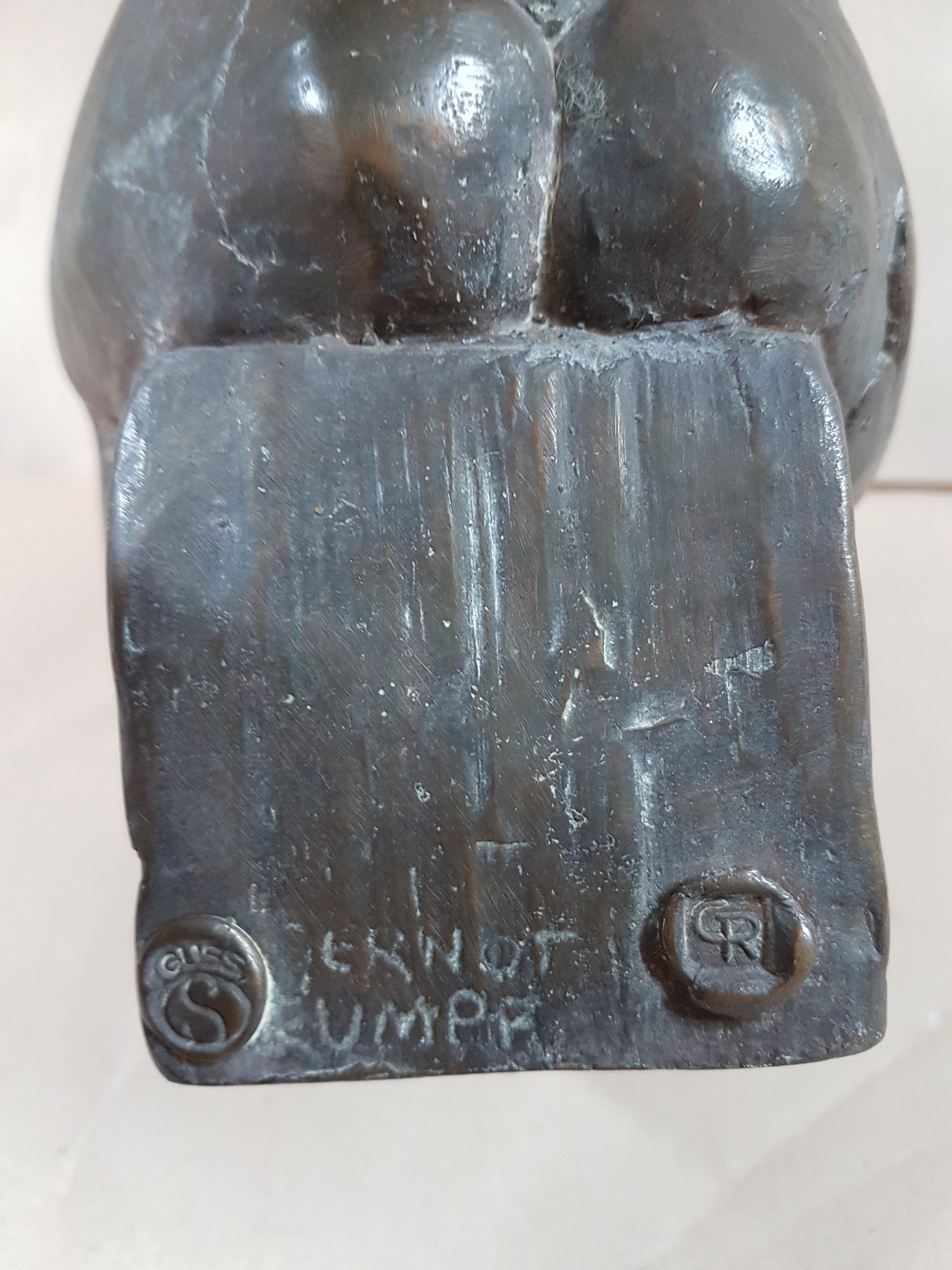 Detail e: Gernot Rumpf, geb. 1941 Kaiserslautern, weiblicher Torso, Bronzeguss, signiert, H. ca. 23cm