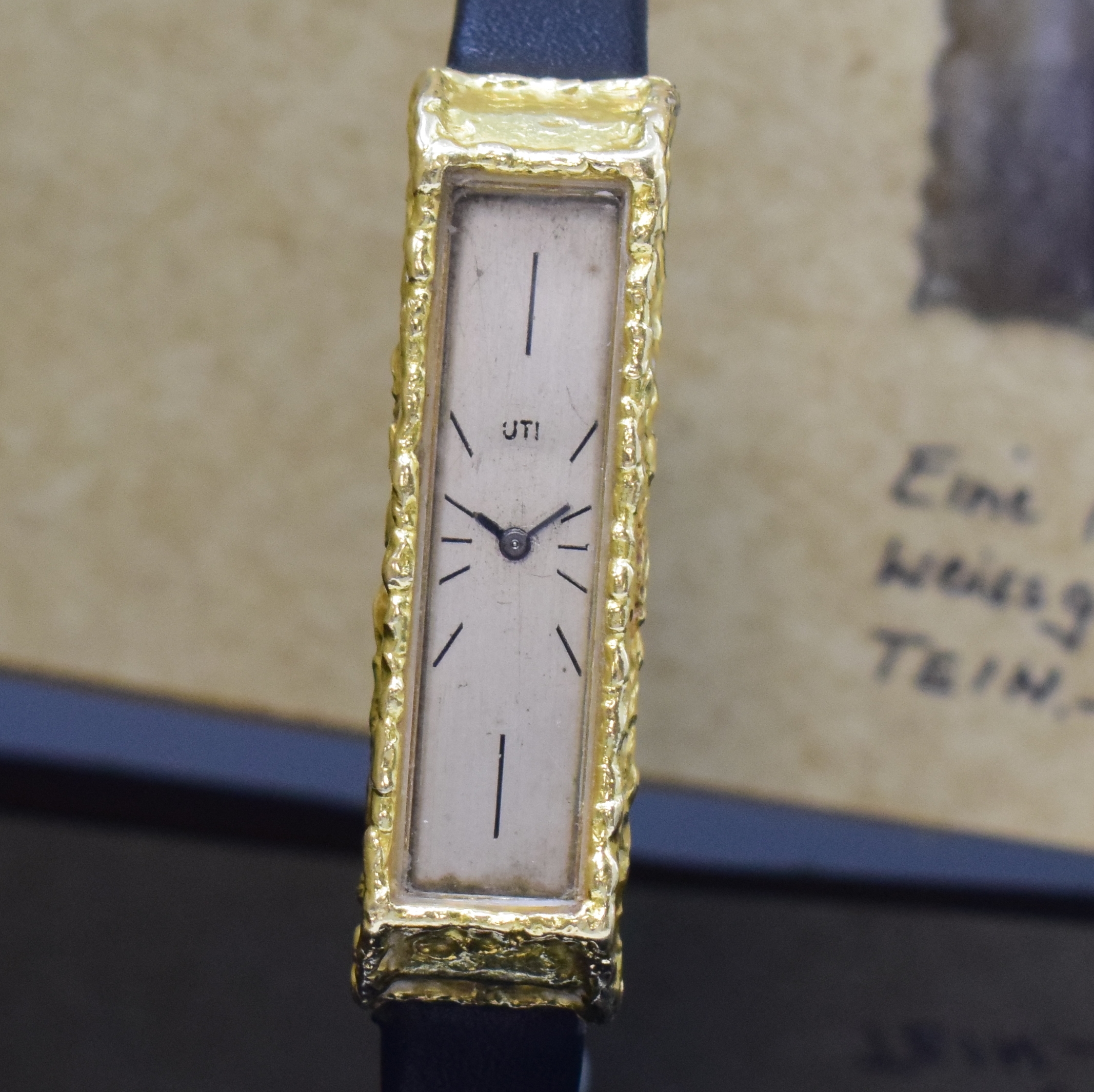 Detail a: UTI Paris / Weiland aussergewöhnliche Damen- armbanduhr in WG/GG 750/000, Frankreich / Deutschland lt. orig. Papier verk. 1982, Handaufzug, ...