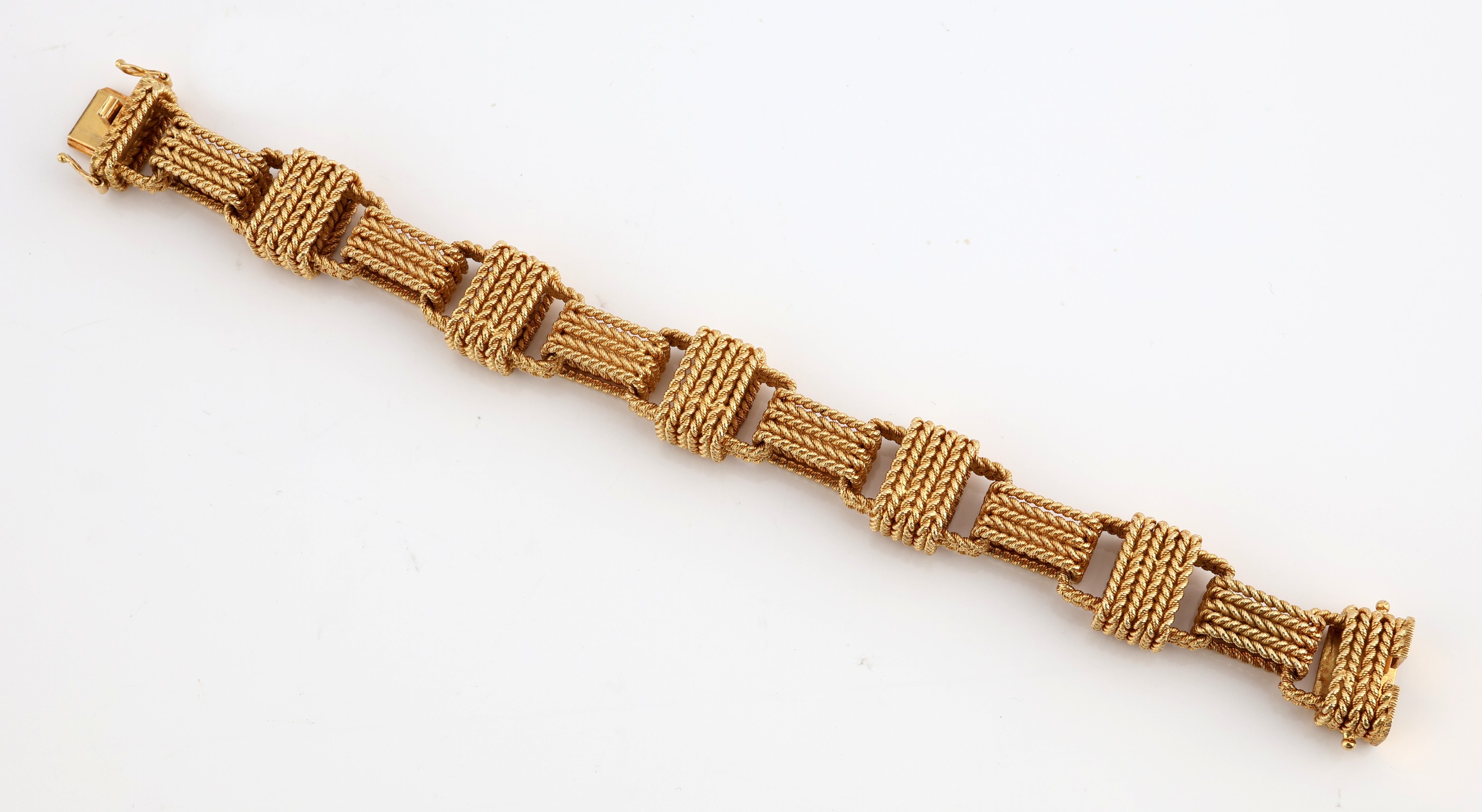 Detail d: Ausgefallenes 18 kt Gold Armband, GG 750/000, qualitätvolle Goldschmiedearbeit, Glieder in Form von Quadern aus 3 bis 6 gekordelten Strängen, L. ...