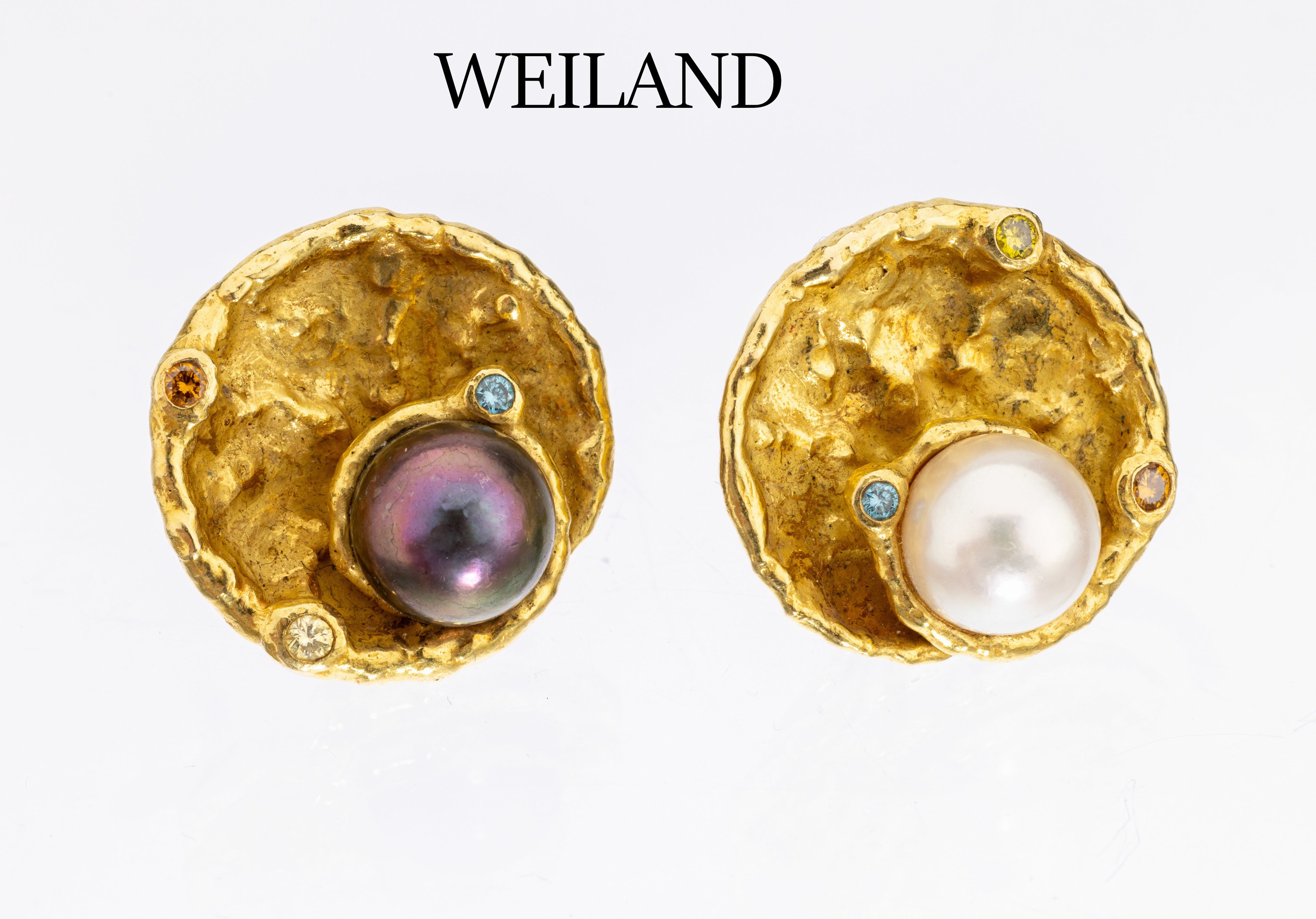 Paar 18 kt Gold Perl-Brillant-Ohrclips, GG 750/000, abstrakte Gestaltung, 2 Zuchtperlen, 1 x Akoyazuchtperle, D. ca. 9.1 mm, 1 x Tahitizuchtperle, ...