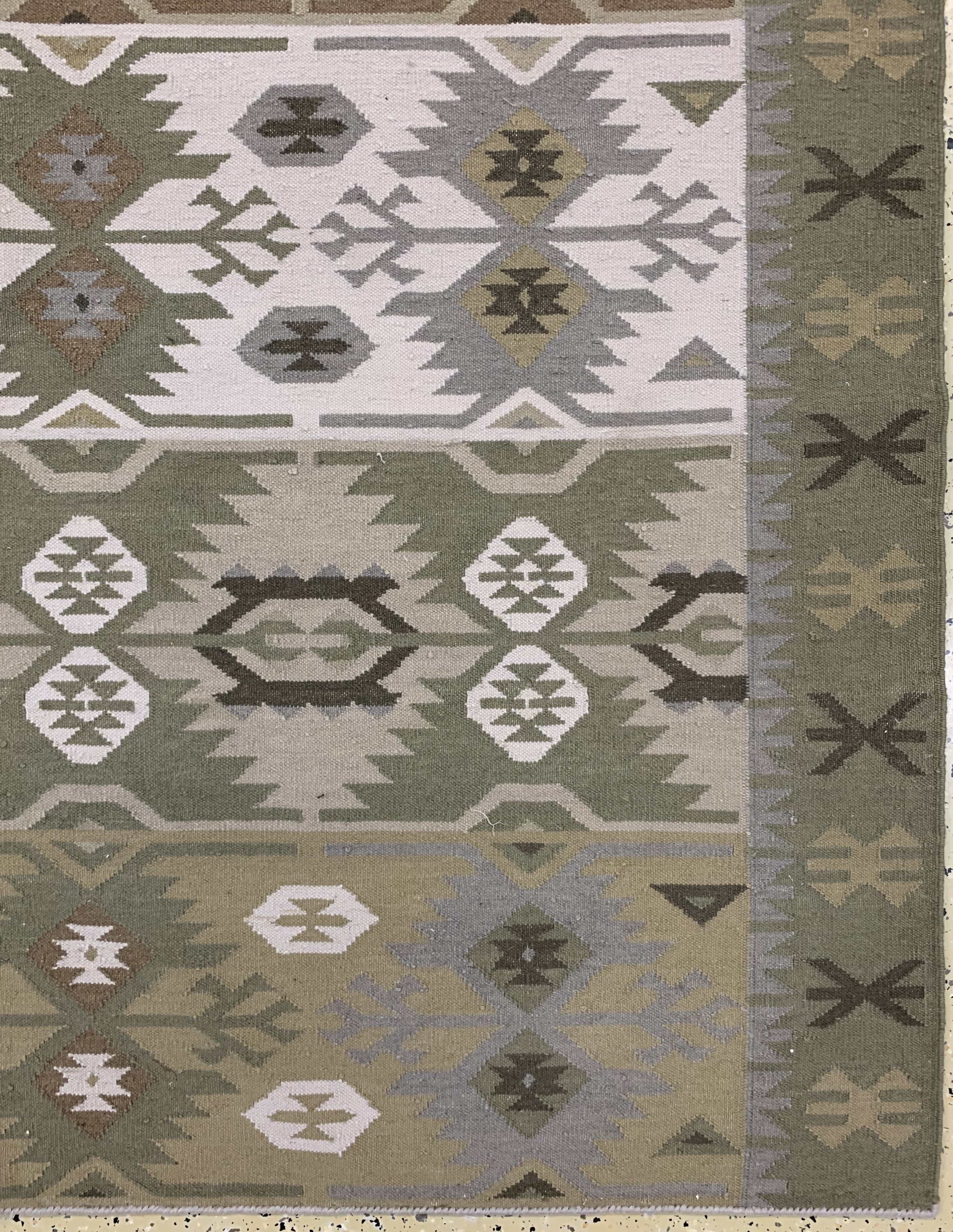 Detail a: "Kymo"Kelim, Indien, Ende 20.Jhd, Wolle aufBaumwolle, ca. 300 x 190 cm, EHZ: 1-2