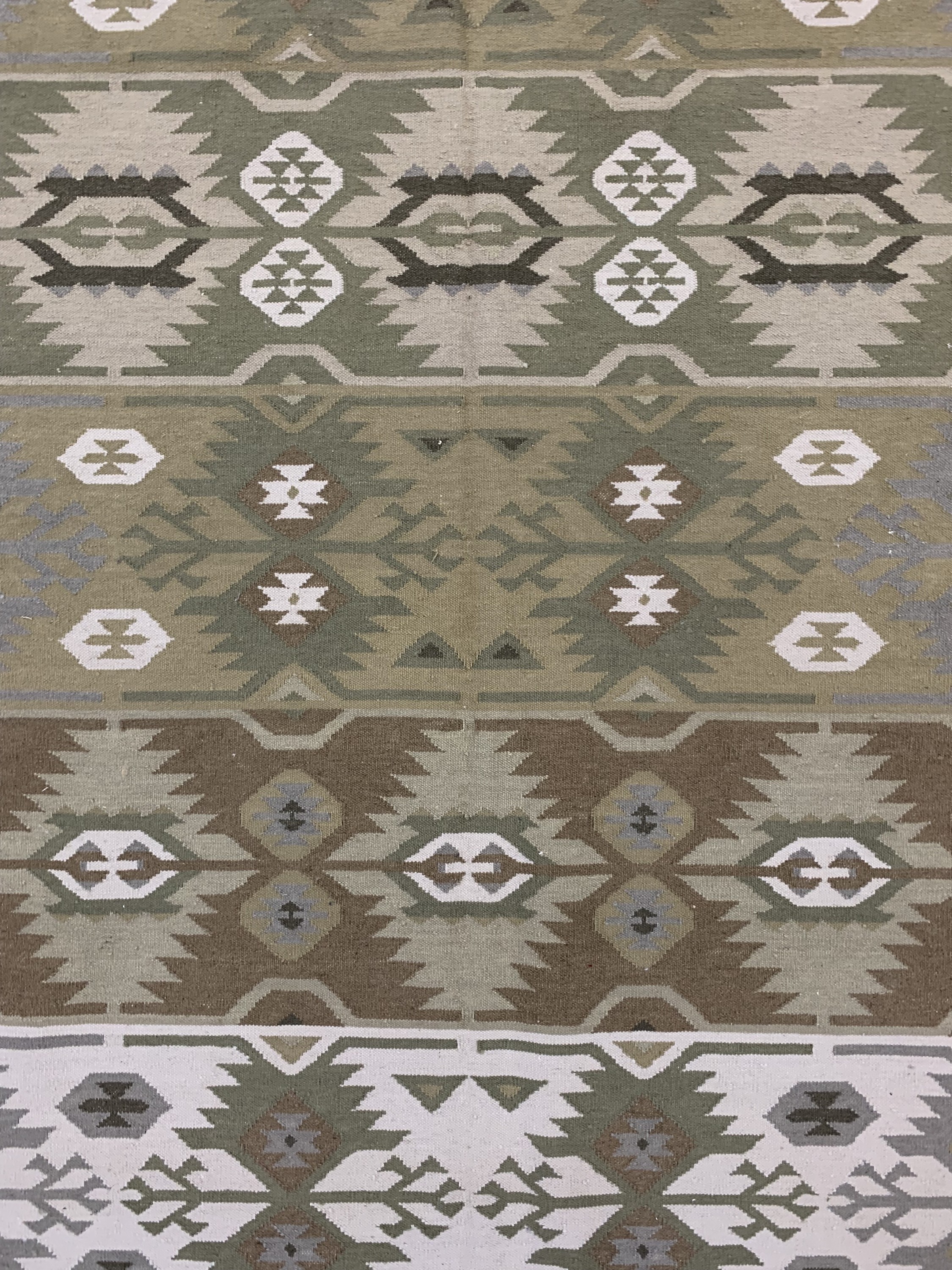 Detail b: "Kymo"Kelim, Indien, Ende 20.Jhd, Wolle aufBaumwolle, ca. 300 x 190 cm, EHZ: 1-2