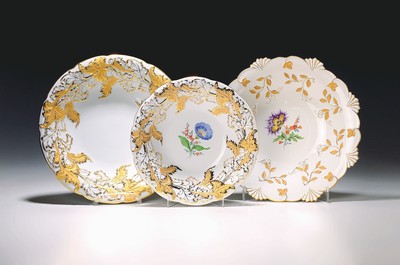 Image Three ceremonial plates, Meissen, 20th century, choice, twice with flower painting, once ...