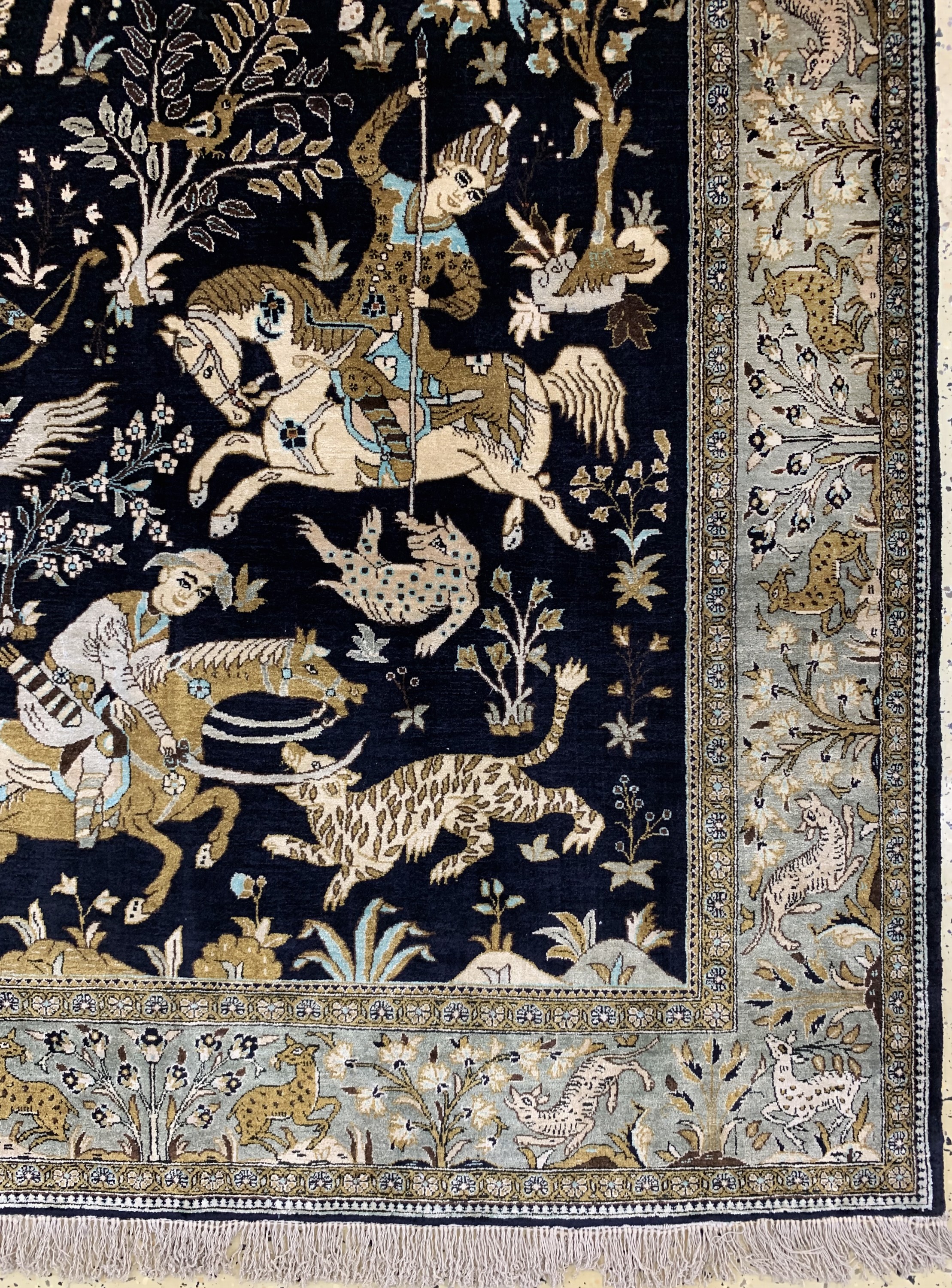 Detail a: Ghom Seide alt, Persien, Mitte 20.Jhd, reine Naturseide, ca. 212 x 142 cm, EHZ: 1-2