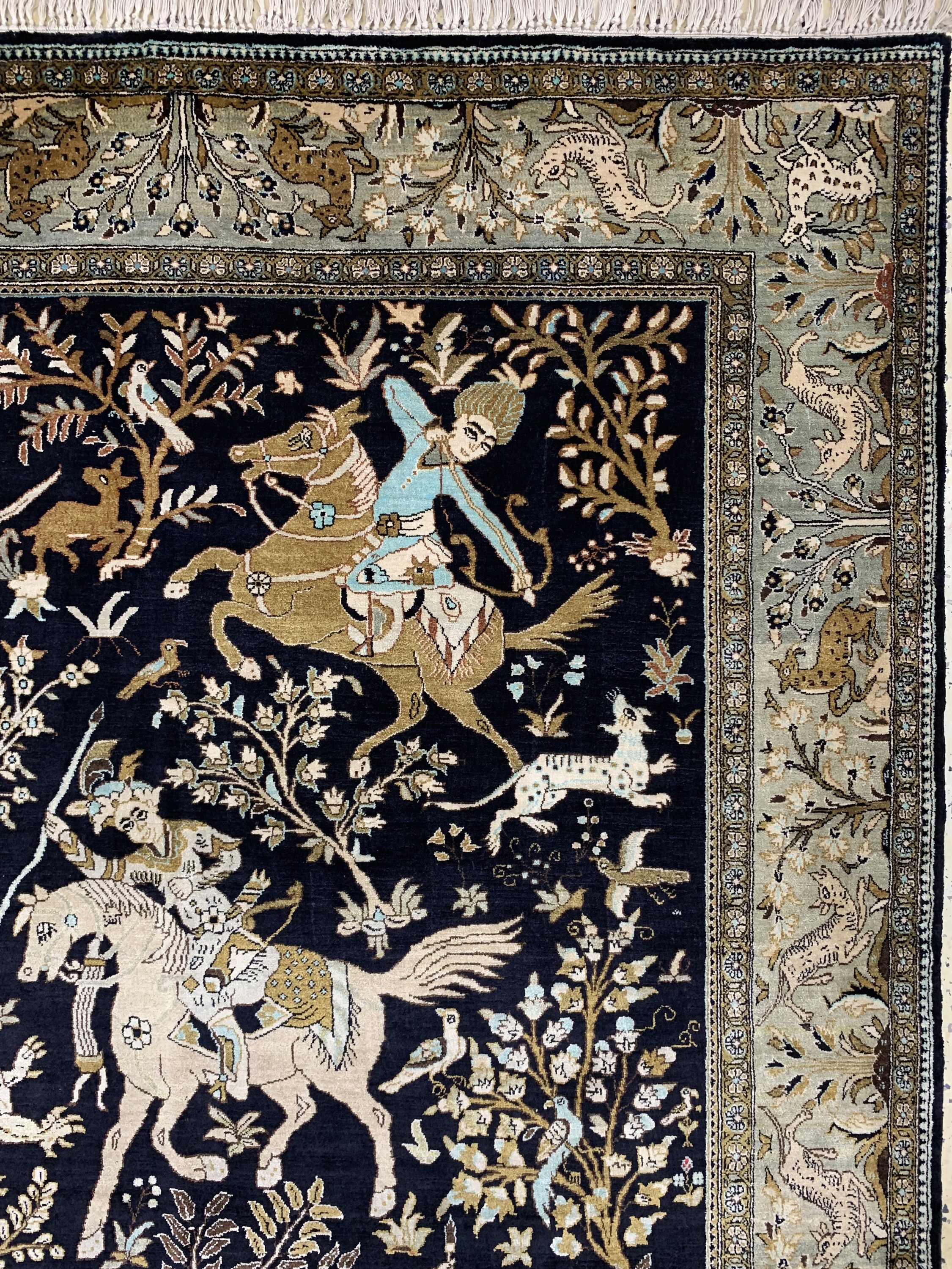 Detail d: Ghom Seide alt, Persien, Mitte 20.Jhd, reine Naturseide, ca. 212 x 142 cm, EHZ: 1-2
